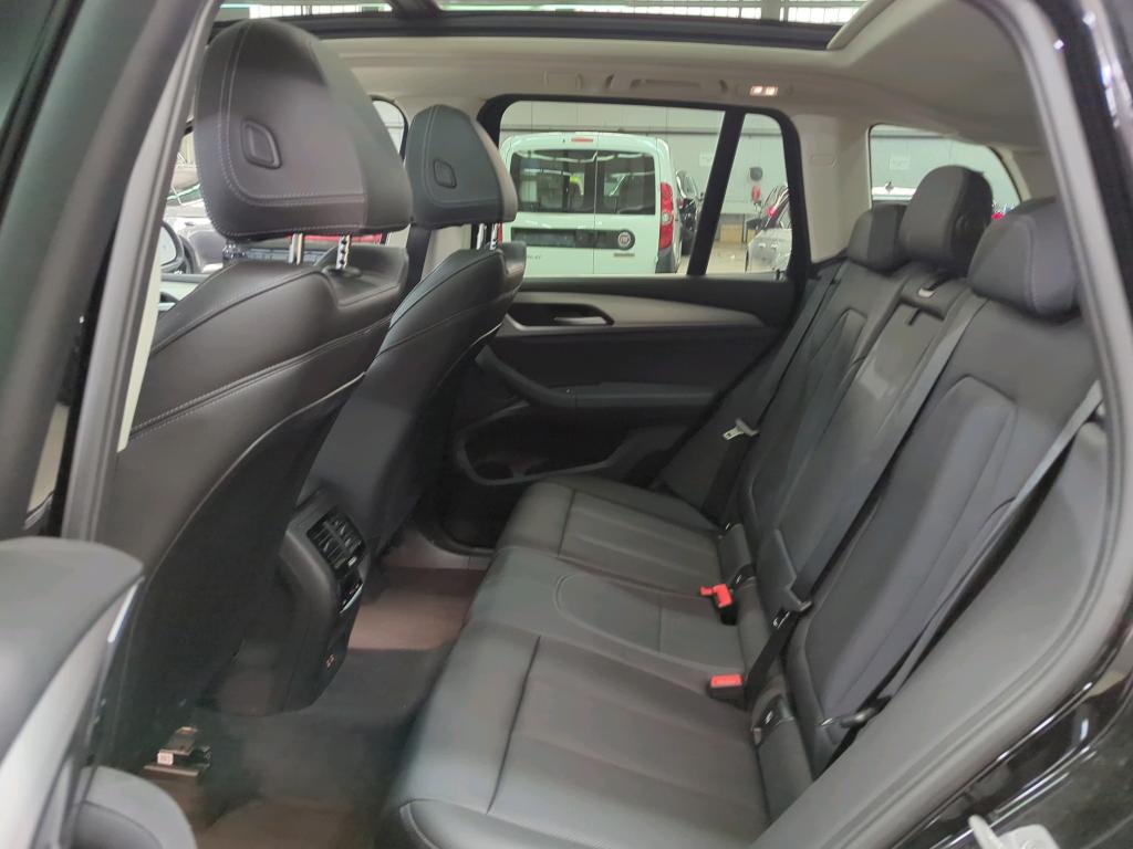BMW X3 xDrive20d Navi LED LC-Pro Pano Leder 7
