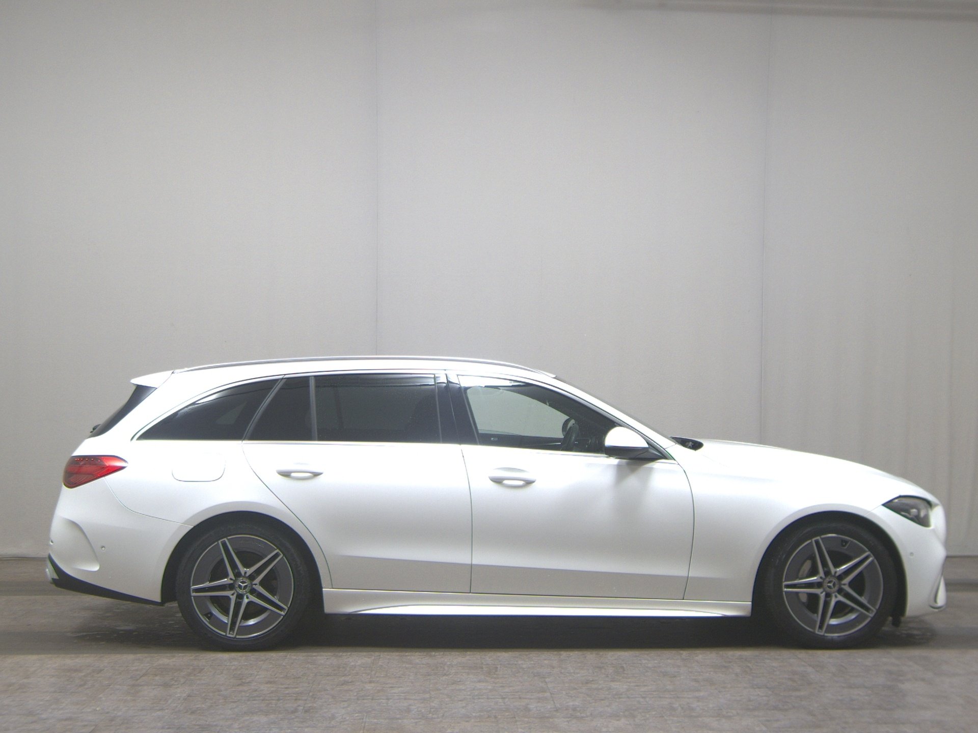Mercedes-Benz C 300 T d AMG-Line Navi LED AHK Distronic+