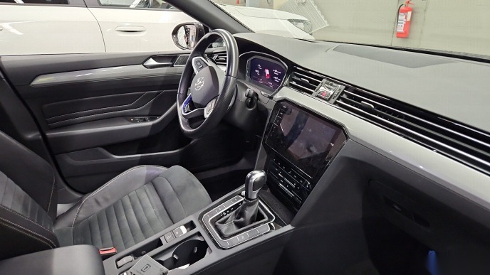 Volkswagen Passat Variant GTE 1.4 TSI NAVI LED AID 4xSHZ StHzg. 6