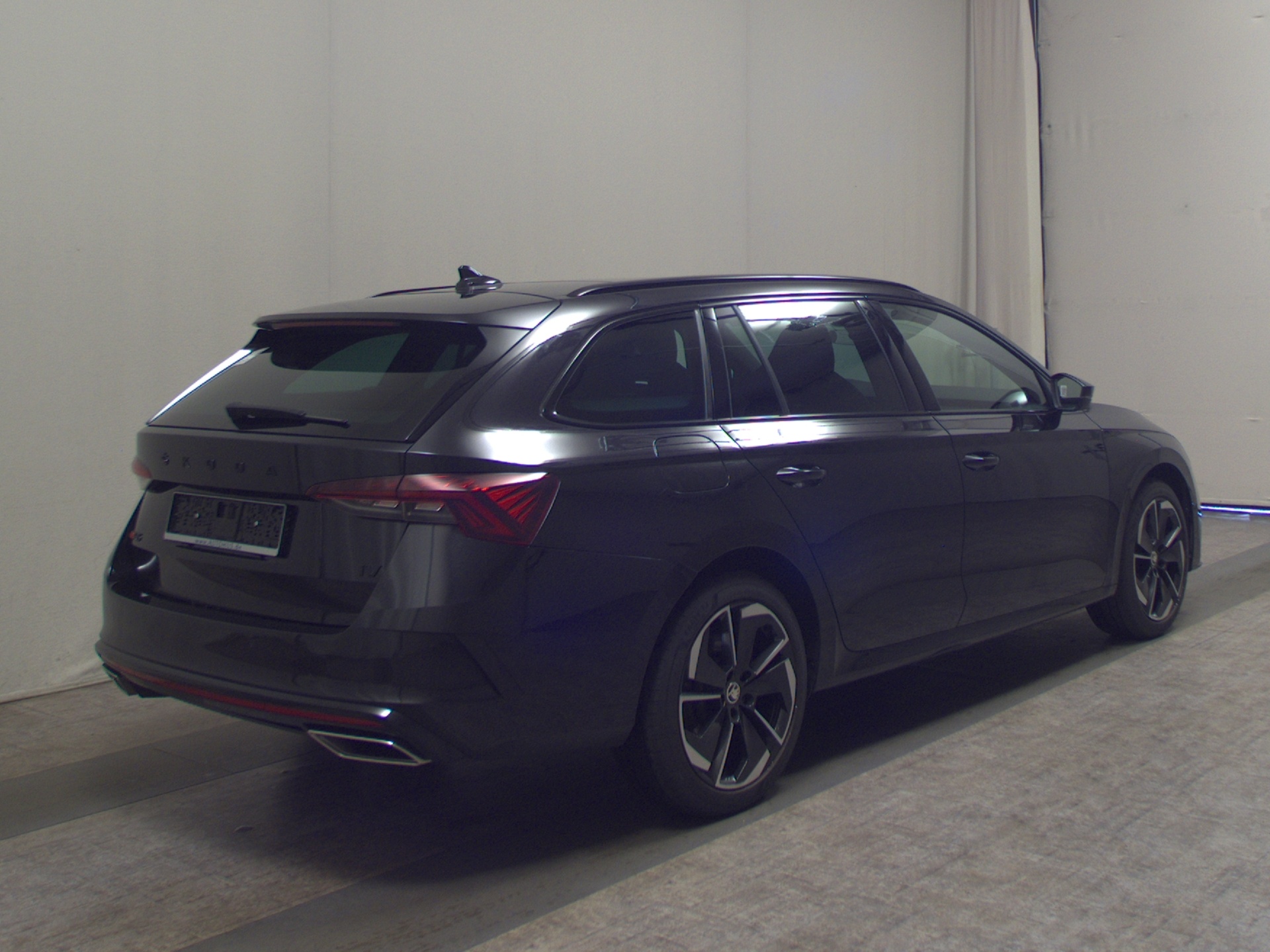 Skoda Octavia Kombi 1.4 TSI iV RS Navi LED vc Pano HuD 4