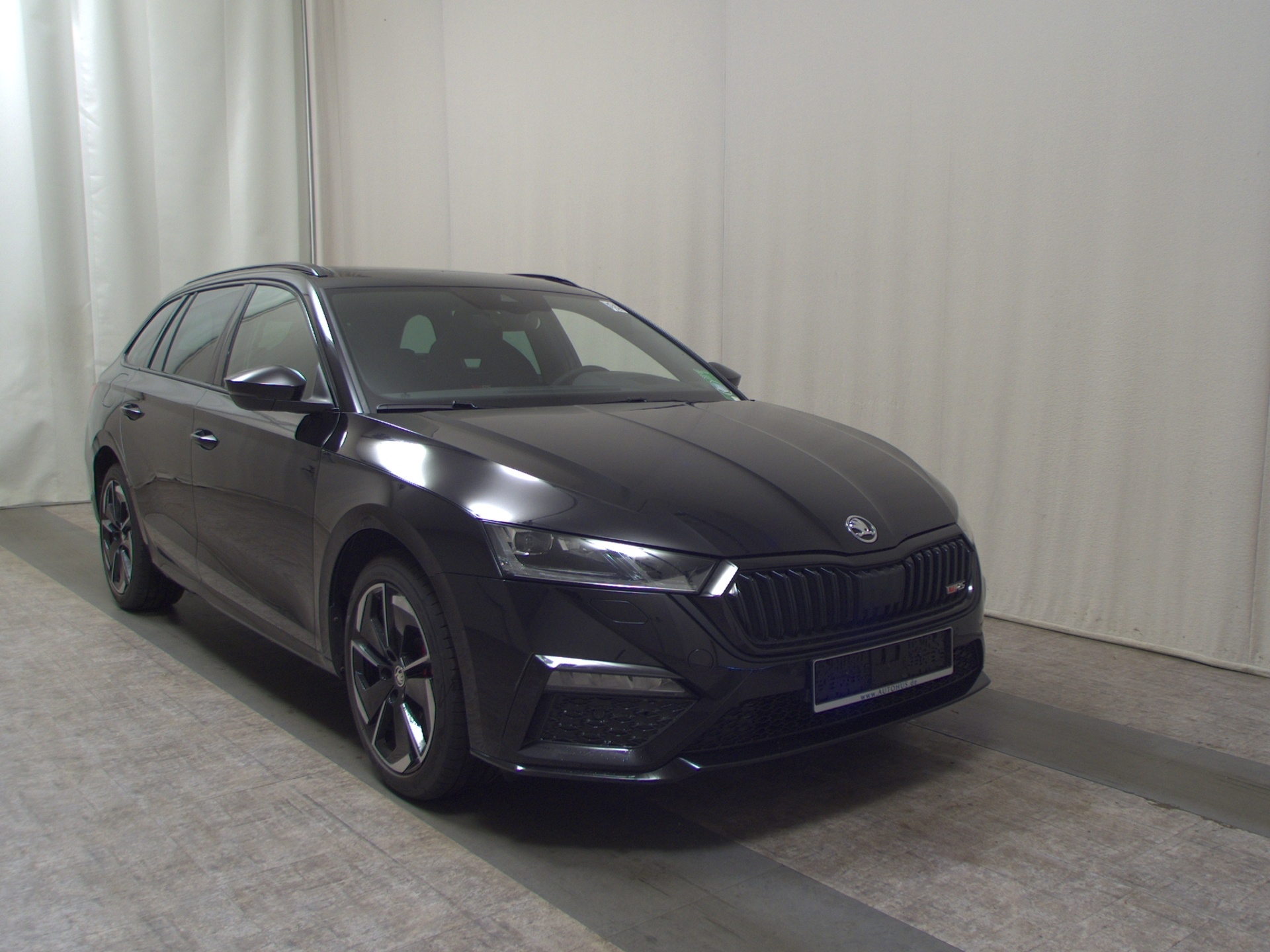 Skoda Octavia Kombi 1.4 TSI iV RS Navi LED vc Pano HuD 3