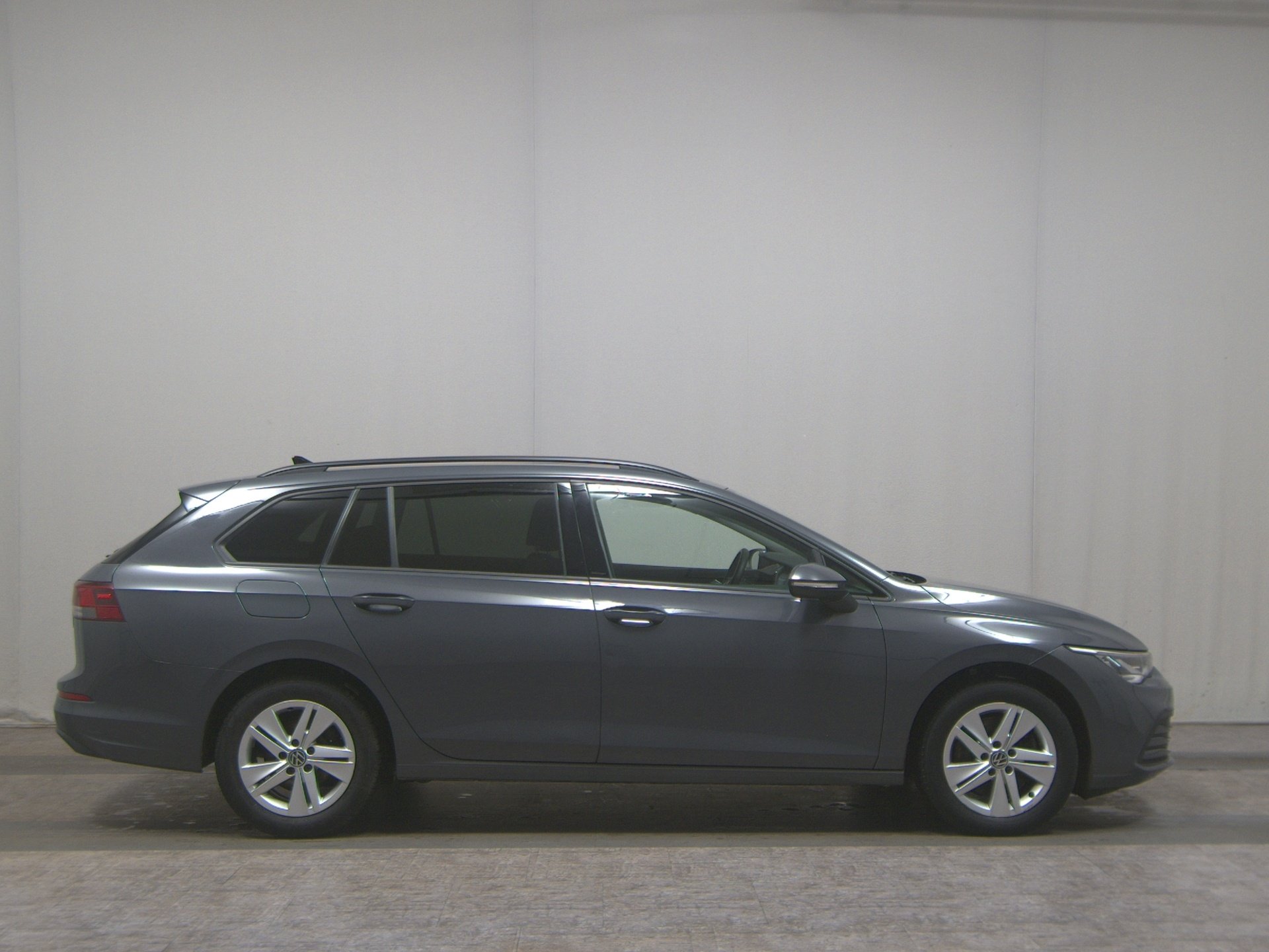 Volkswagen Golf-8 Var. 2.0 TDI Life Navi LED DC ACC PDC SHZ