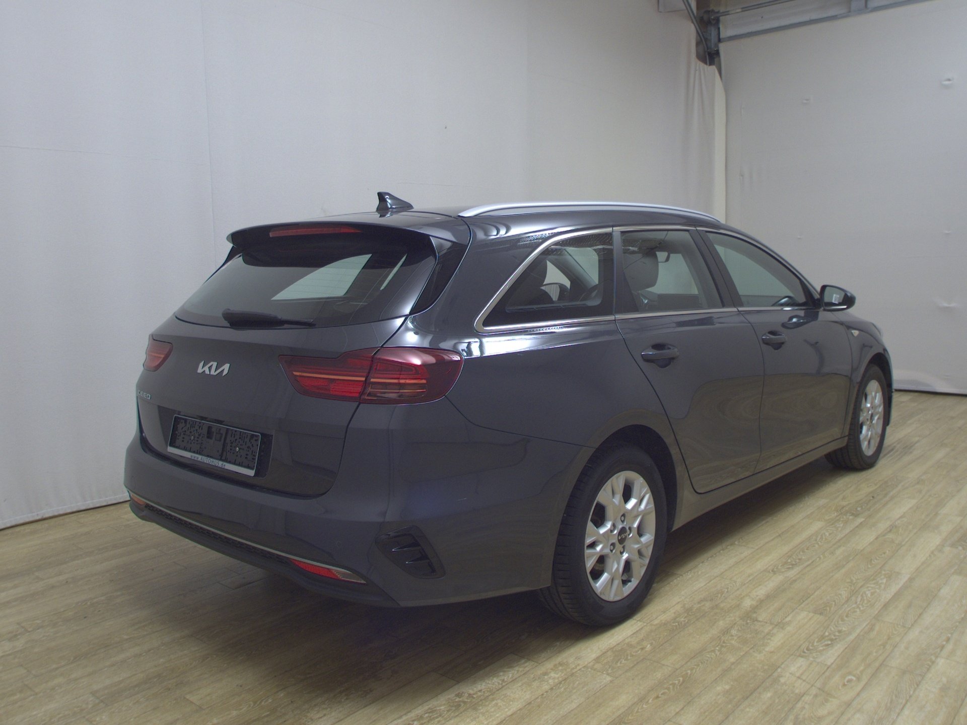 Kia cee'd 1.5 T-GDI Vision Navi Shz RFK PDC DAB 4