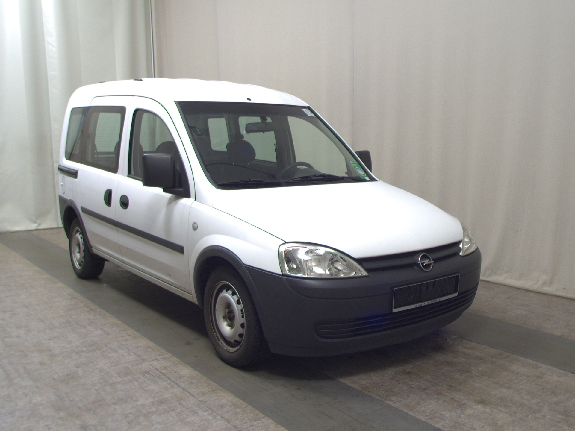 Opel Combo 1.4 5-Sitze HU 02/27 Servo 3