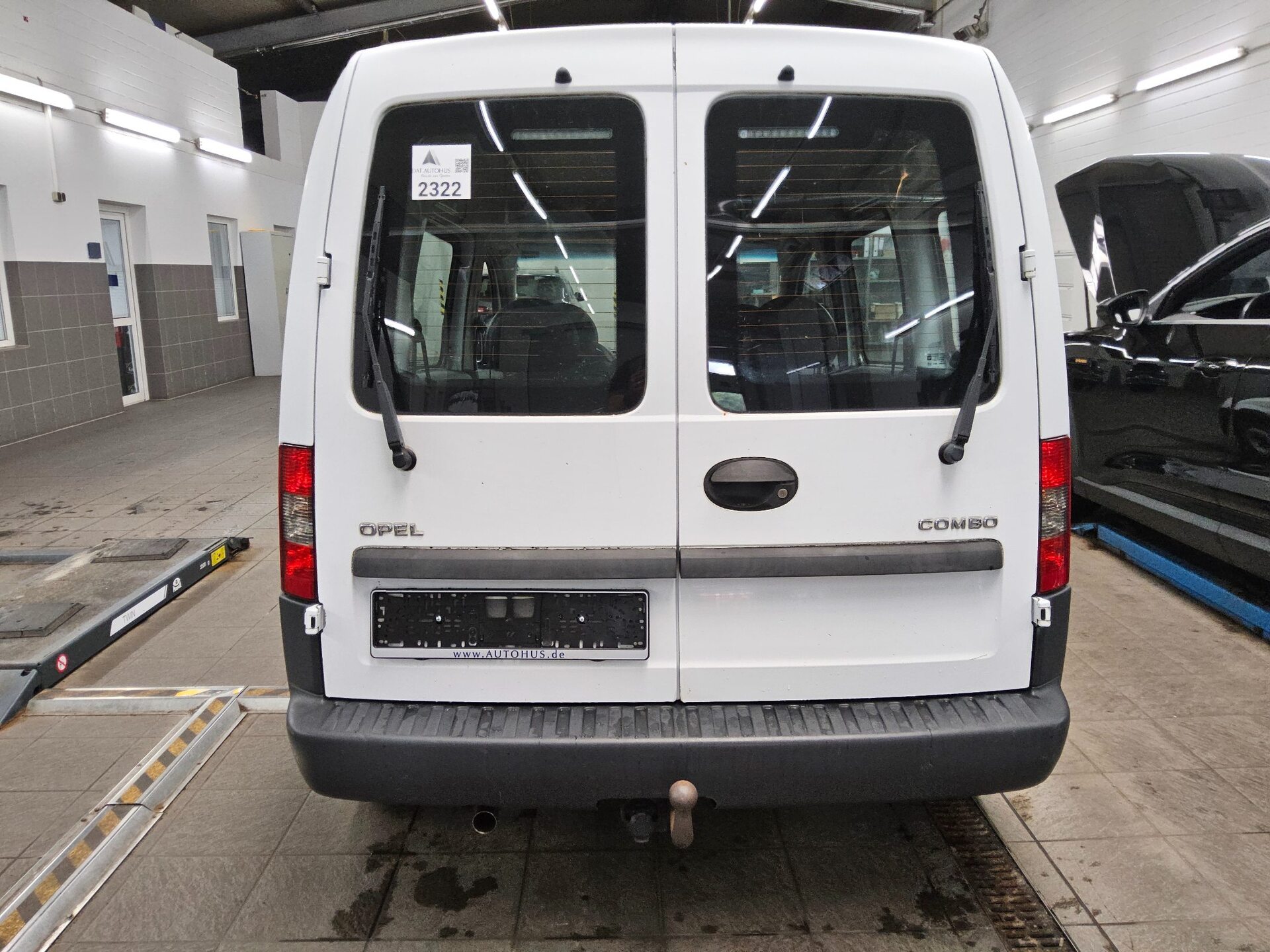 Opel Combo 1.4 5-Sitze HU 02/27 Servo 10