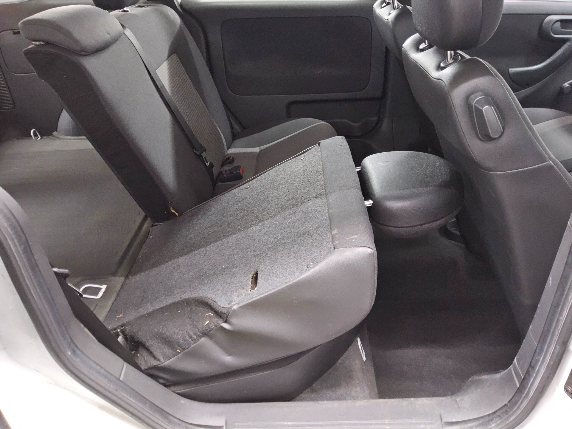 Opel Combo 1.4 5-Sitze HU 02/27 Servo 12