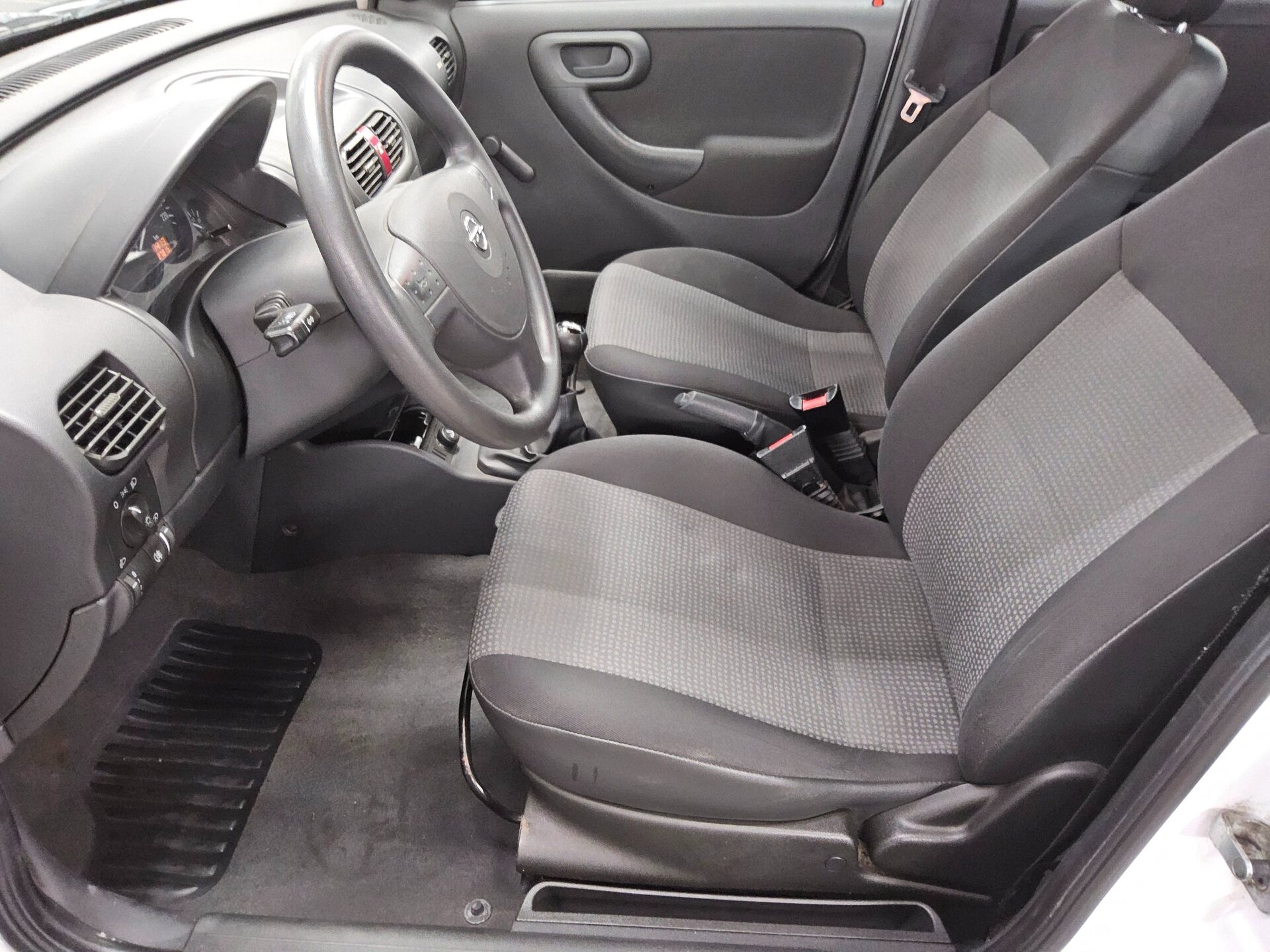 Opel Combo 1.4 5-Sitze HU 02/27 Servo 8
