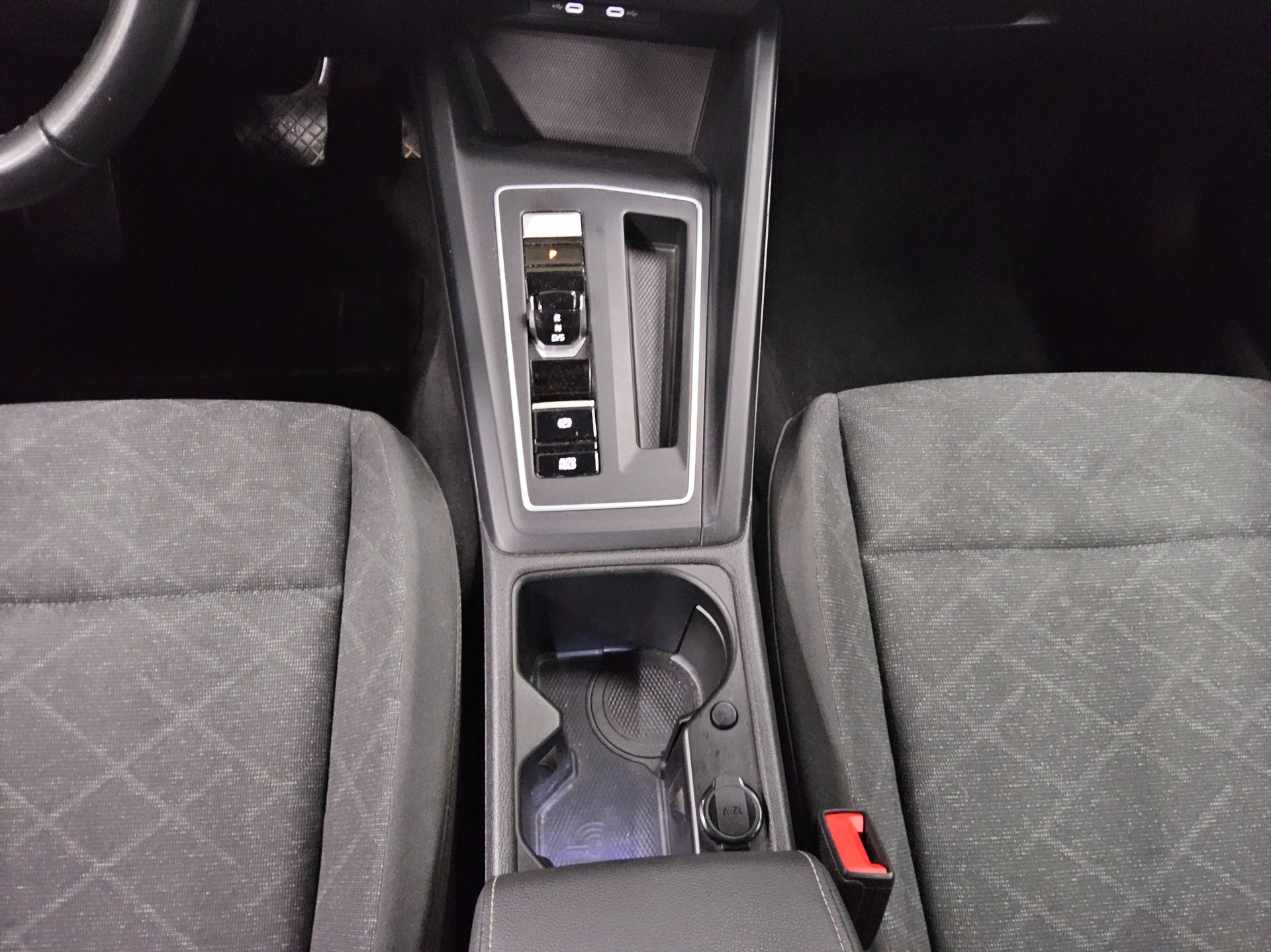 Volkswagen Golf-8 Var. 2.0 TDI Life Navi LED Shz PDC ACC DC 6