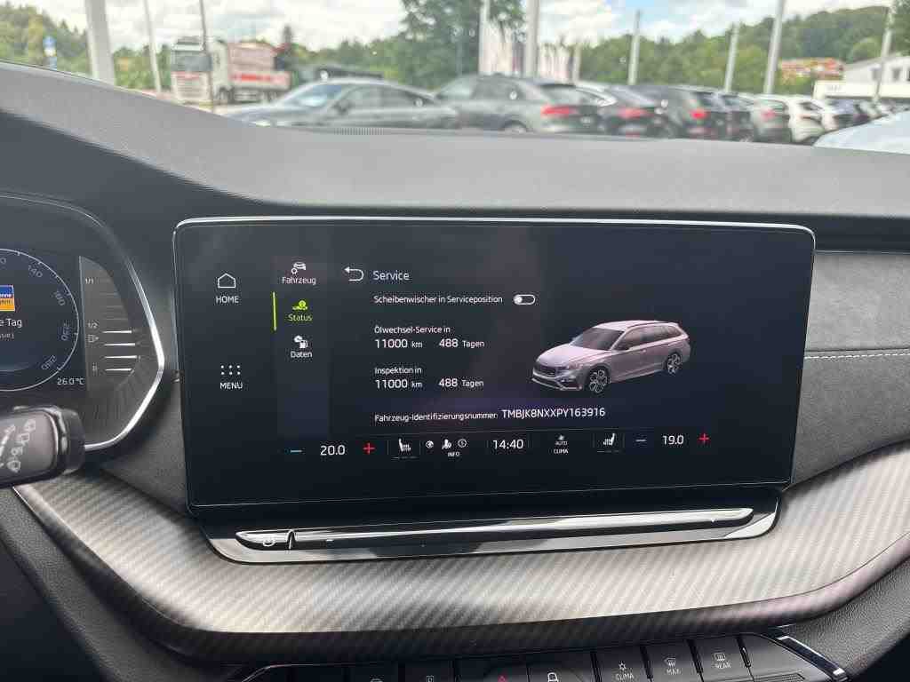 Skoda Octavia Kombi 2.0 TDI T-LEDER NAVI VC LED SPORTSITZE 9