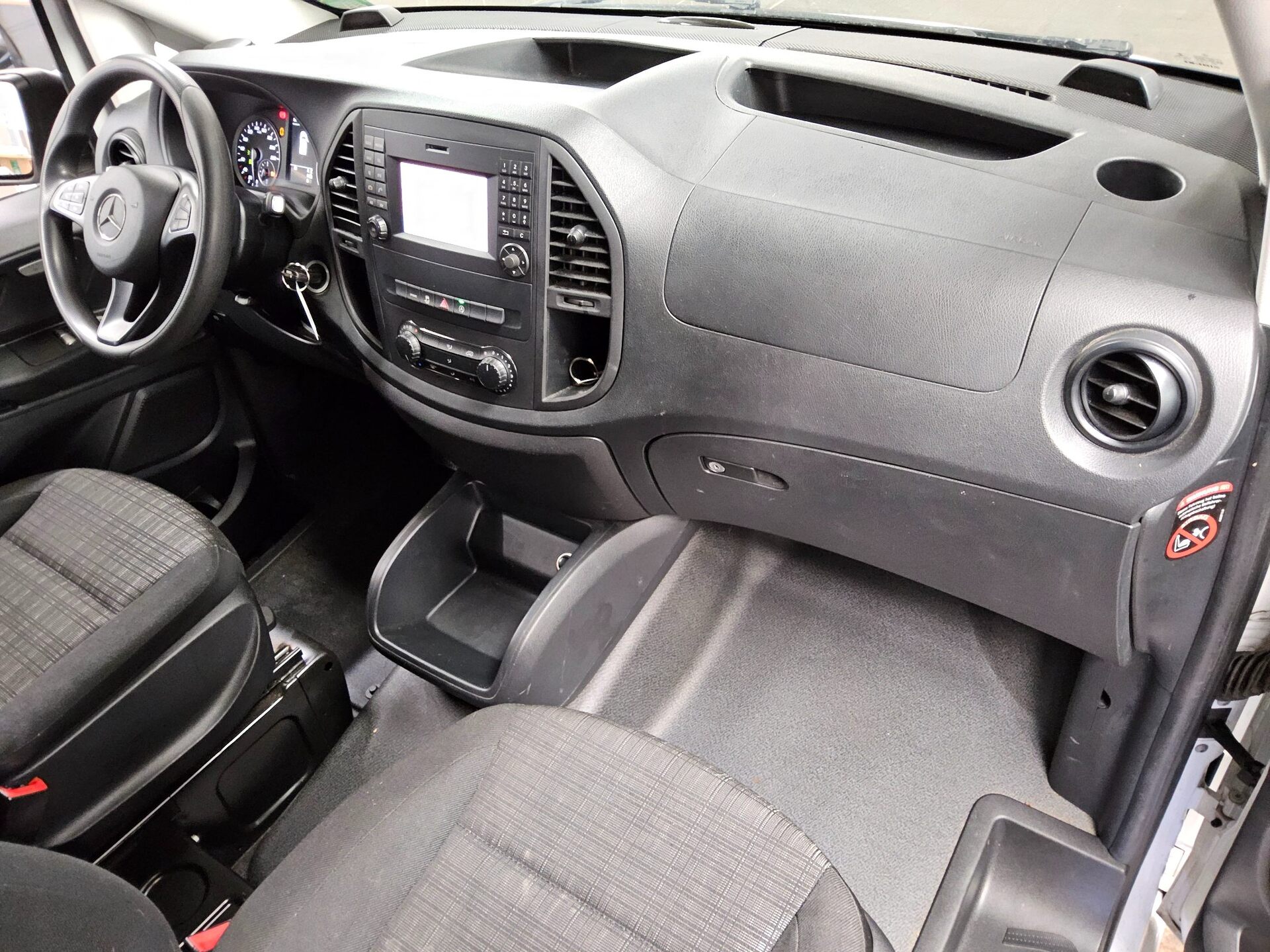 Mercedes-Benz Vito-114 CDI Kasten Aut. Navi Klima AUX-IN PDC 5