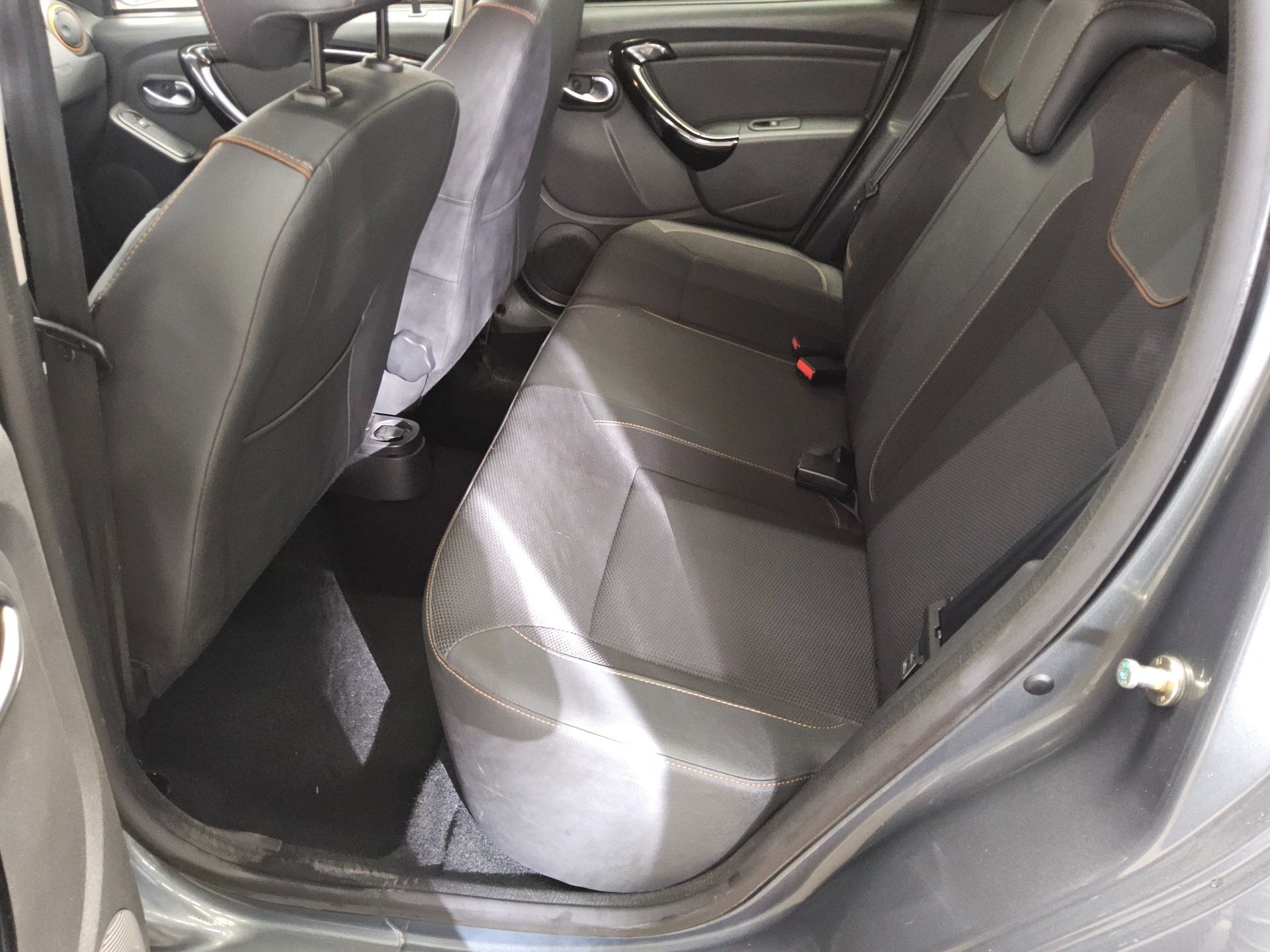 Dacia Duster 1.6 Navi RfK PDC Shz Klima Tempomat 12
