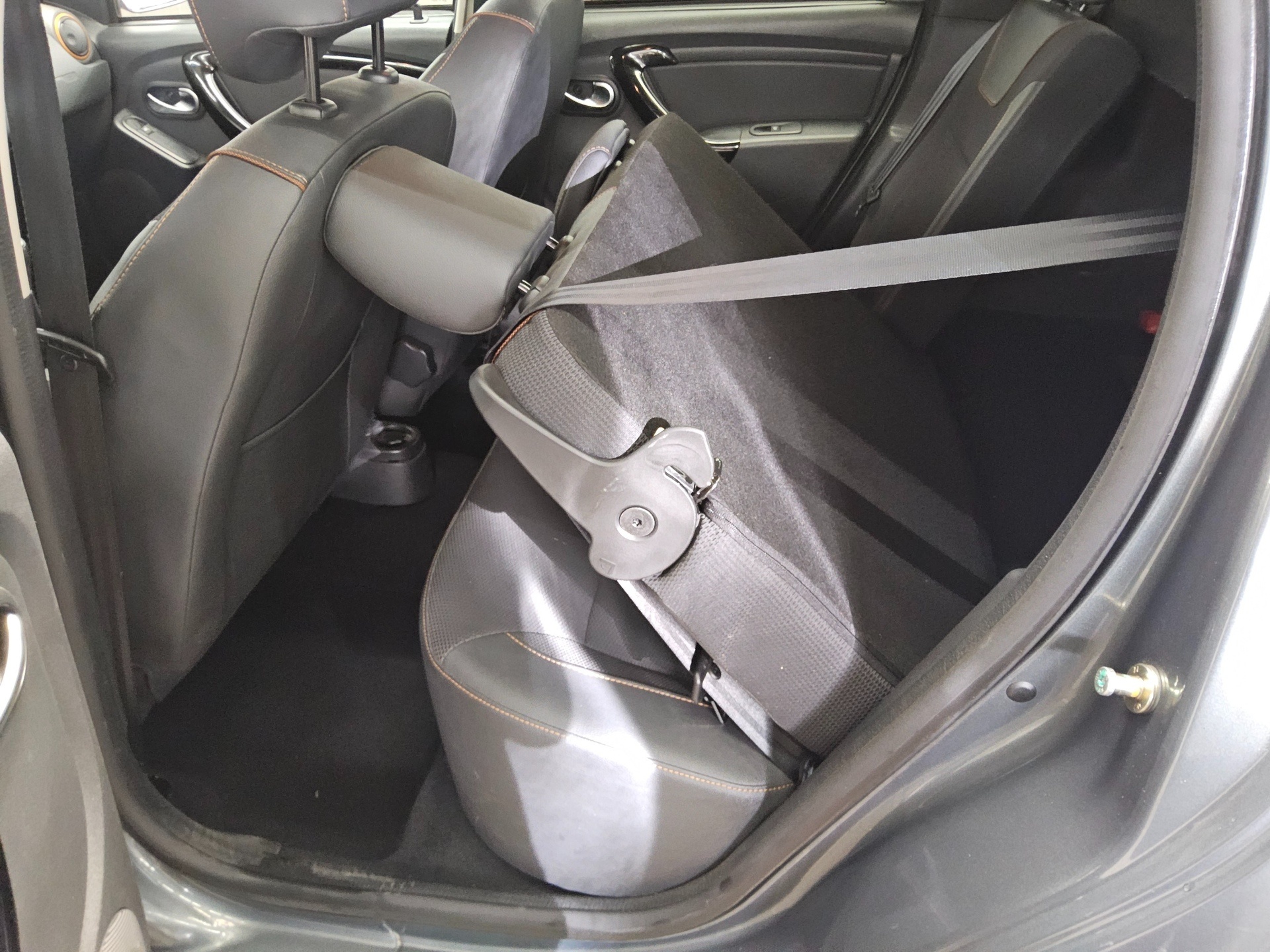 Dacia Duster 1.6 Navi RfK PDC Shz Klima Tempomat 13