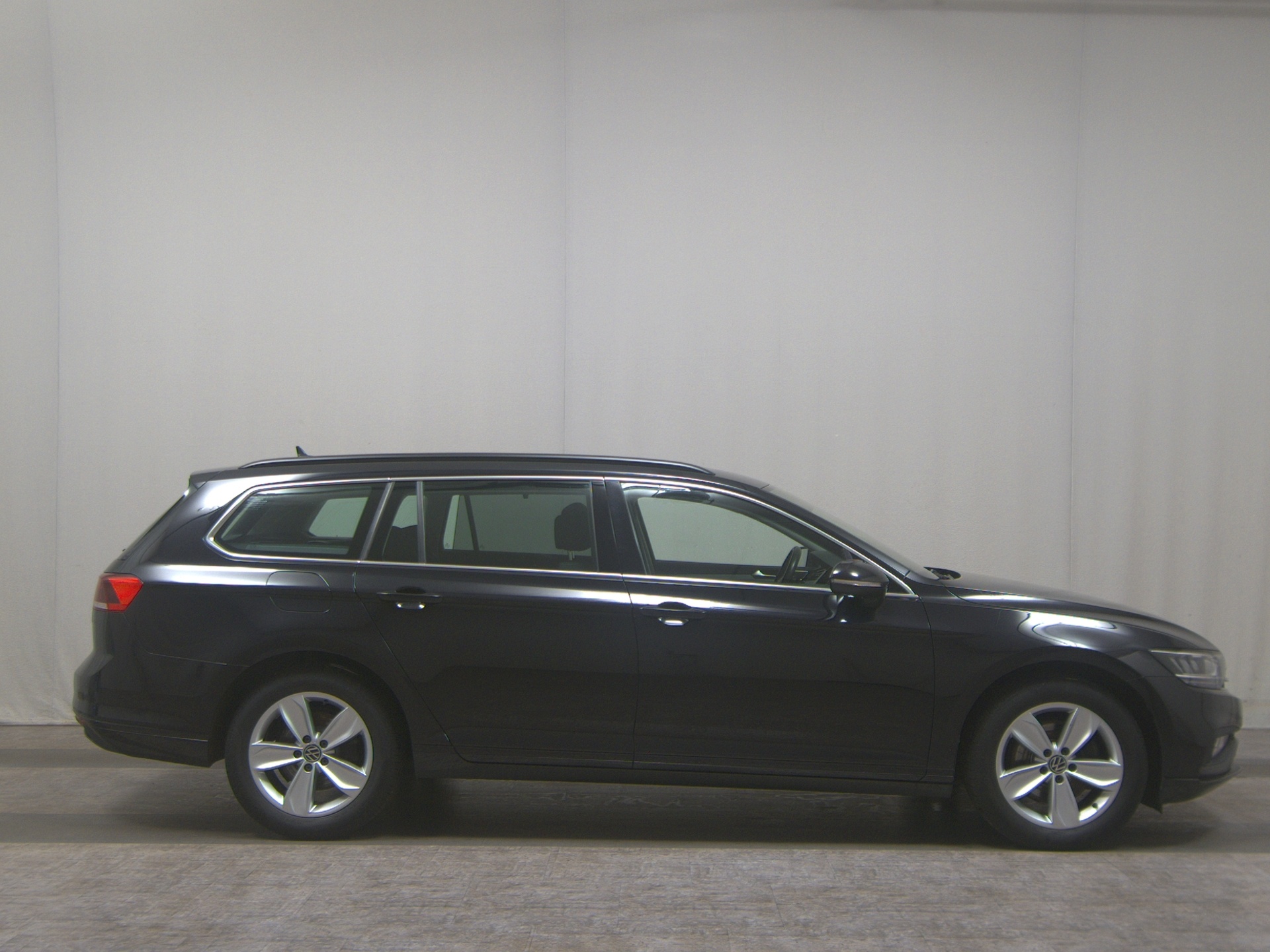 Volkswagen Passat Variant 2.0 TDI Business Navi LED DC AHK