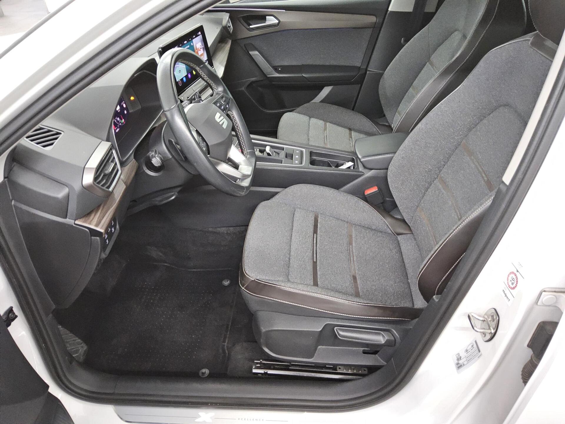 Seat Leon Sportstourer 1.4 e-HYBRID Xcellence Navi LED Virtual AHK PDC 9