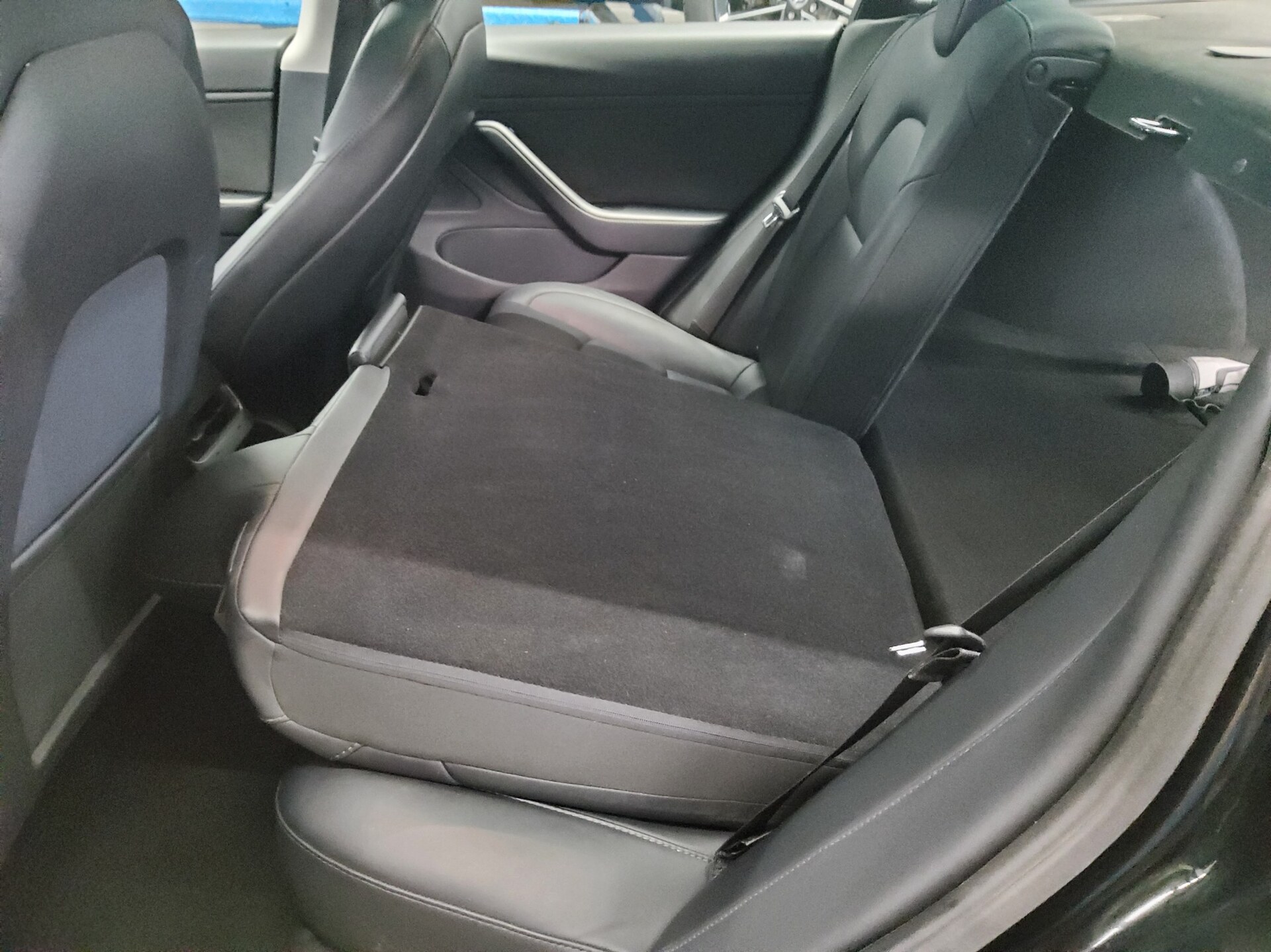 Tesla Model 3 Long Range AWD Leder Navi ACC RfK 4xShz 12