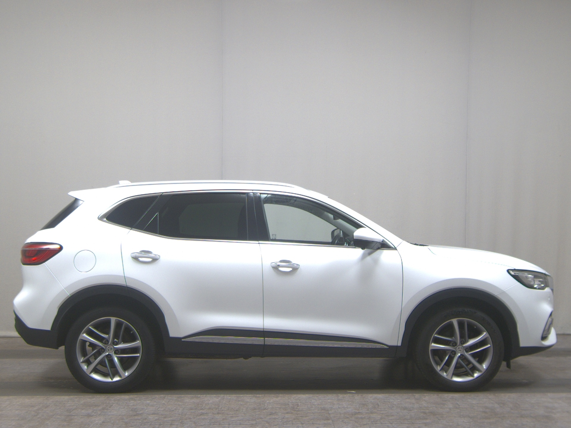 MG EHS Plug-in Hybrid Leder Navi LED Pano DC 360°