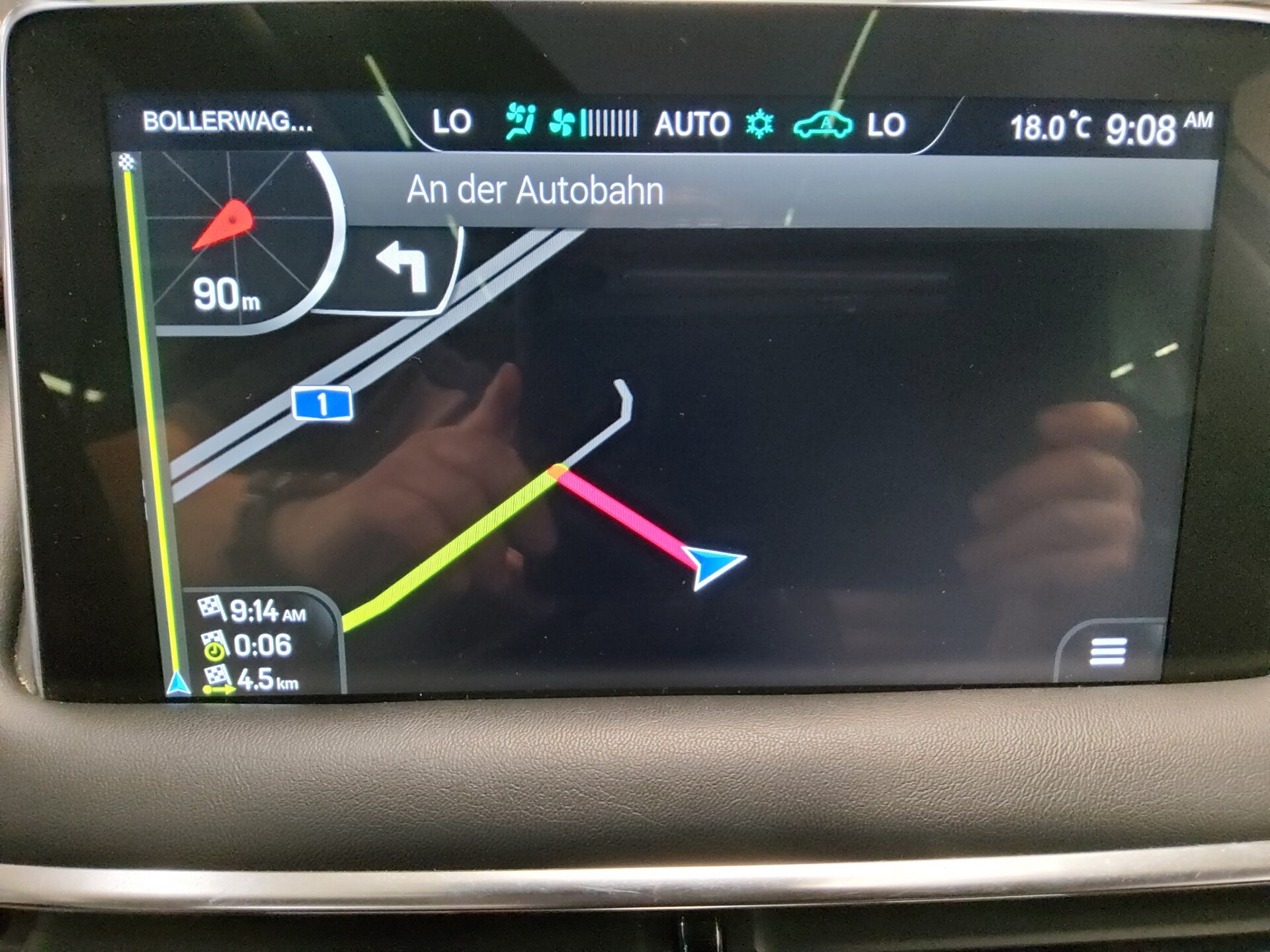 MG EHS Plug-in Hybrid Leder Navi LED Pano DC 360° 7
