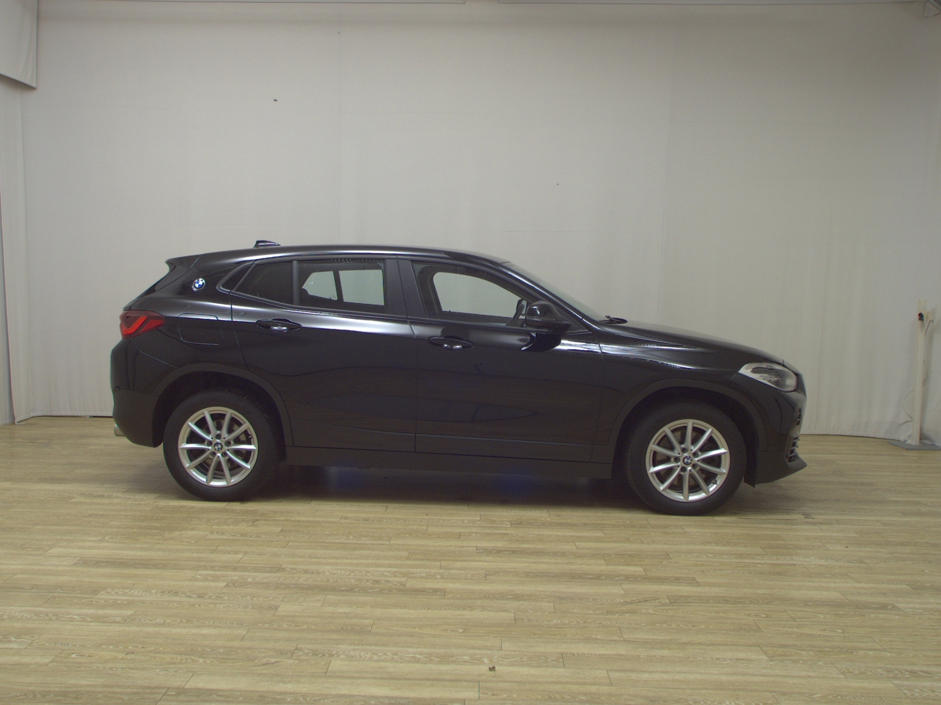 BMW X2 sDrive20d Advantage Navi LED Kamera PDC Shz