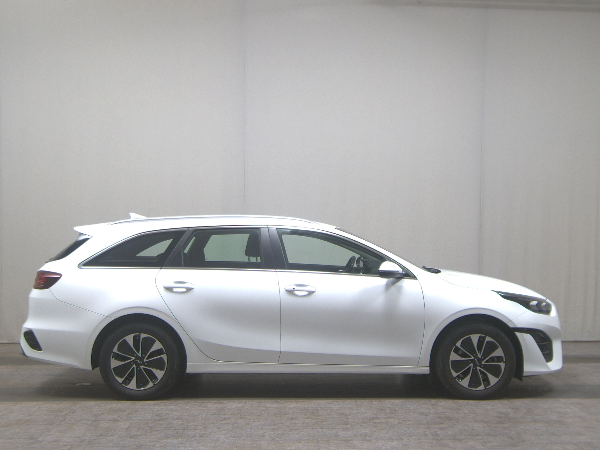 Kia cee'd Sportswagon 1.6 T-GDI PHEV Vision LED SHZ