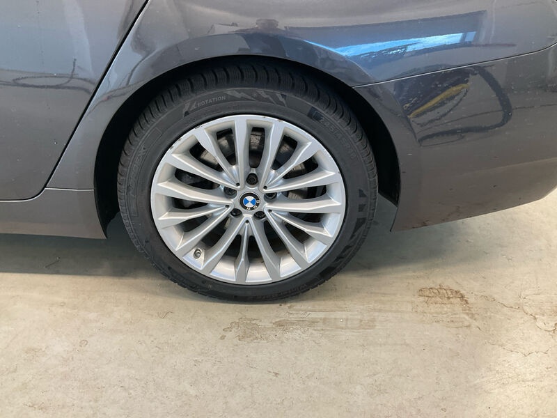 BMW 530e Touring KLIMAAUT LED SHZ PDC AHK 12