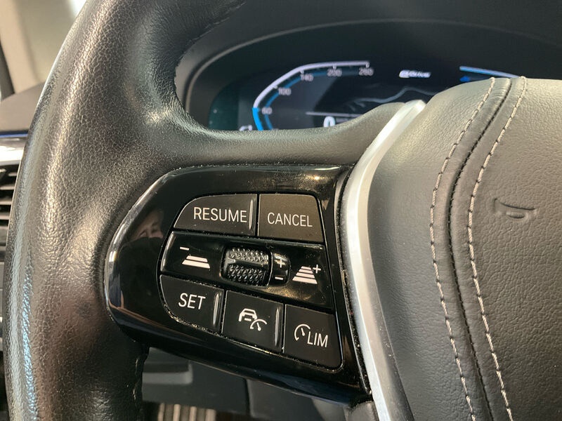 BMW 530e Touring KLIMAAUT LED SHZ PDC AHK 11