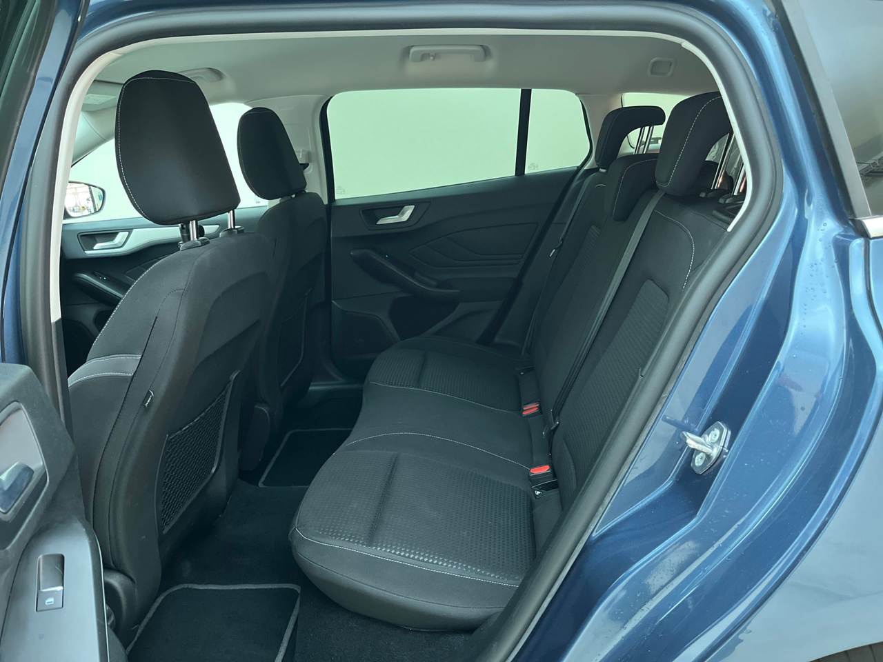 Ford Focus Turnier 2.0 EB Cool&Connect NAVI LED SHZ PDC AHK 7