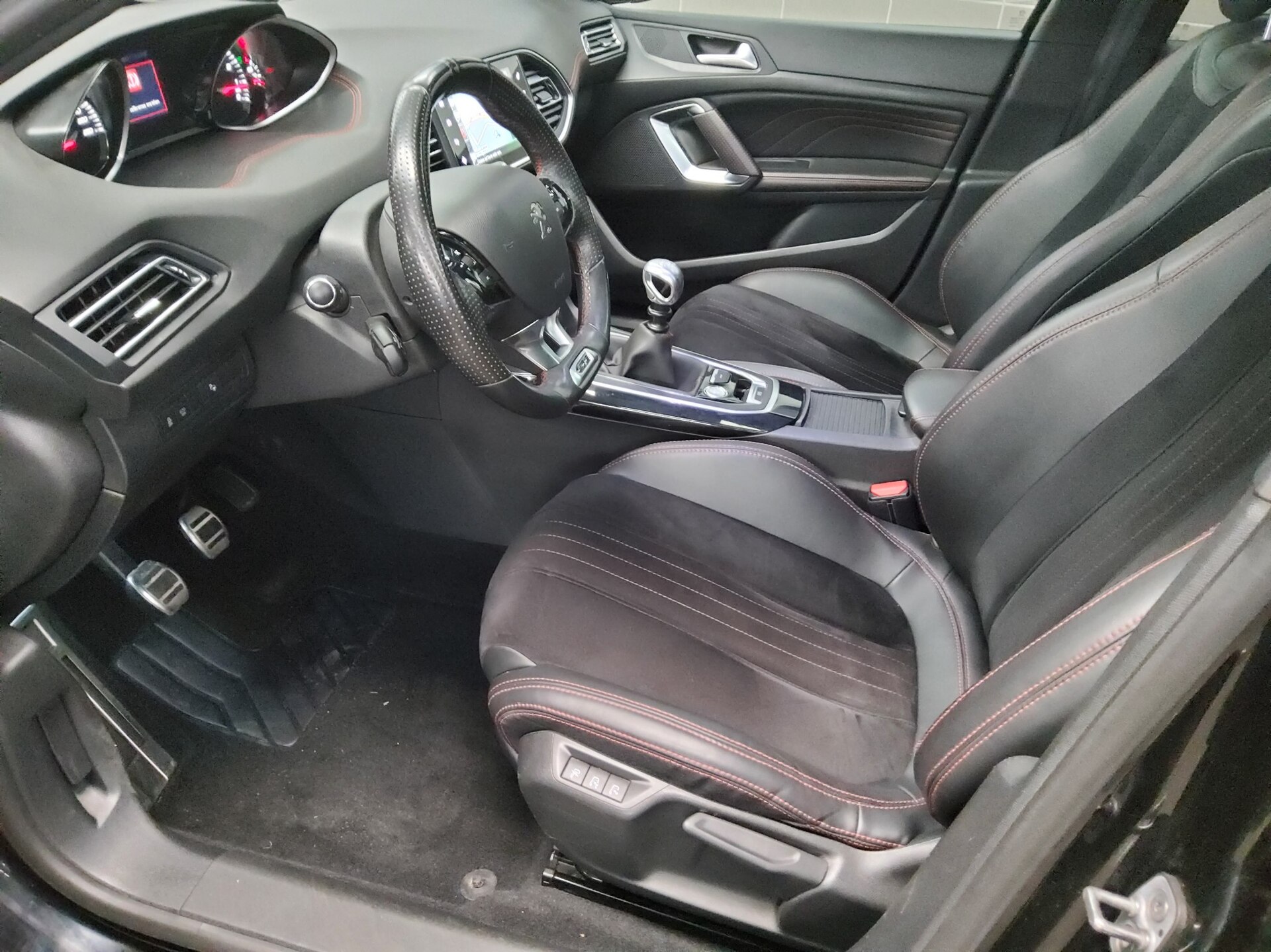 Peugeot 308 1.6 GT-Line T-Leder Navi LED PDC 8