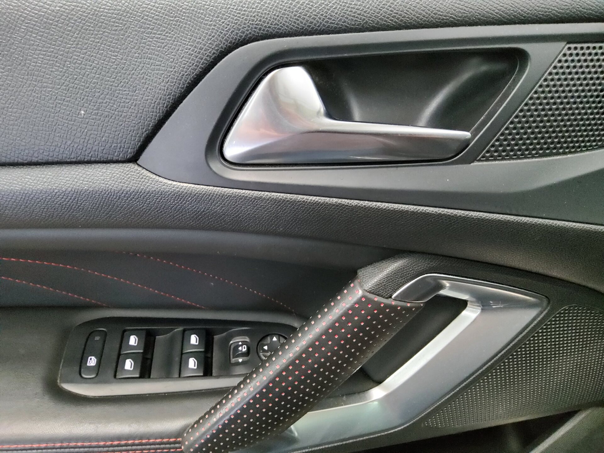 Peugeot 308 1.6 GT-Line T-Leder Navi LED PDC 9