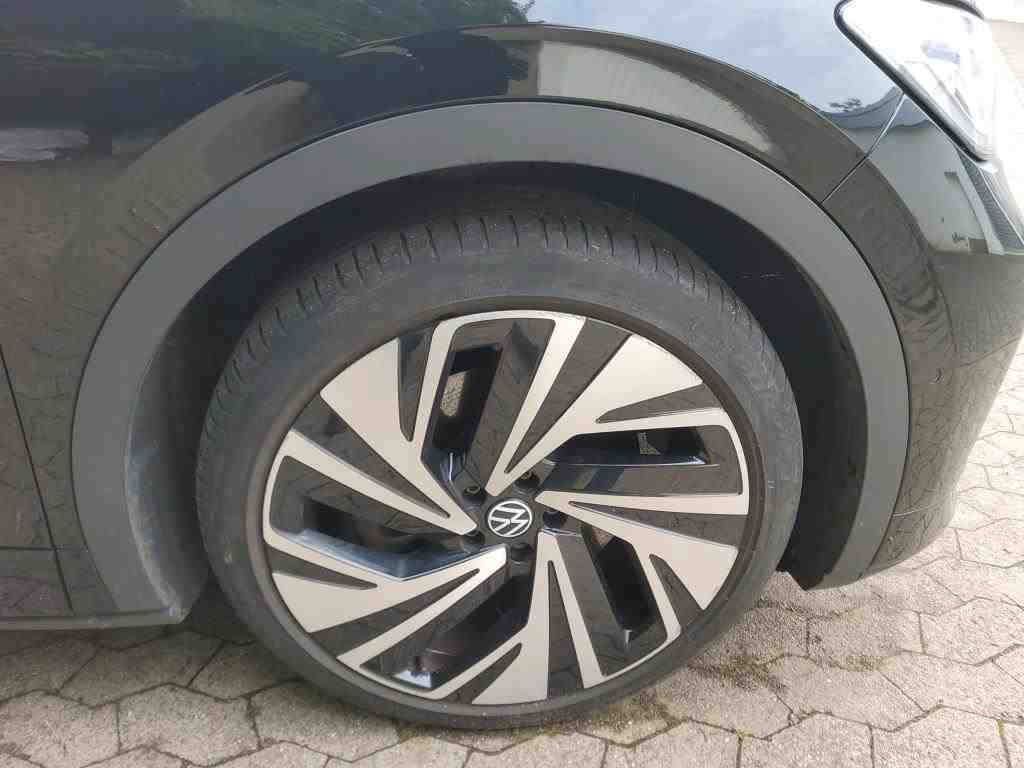 Volkswagen ID.5 NAVI LED PANO SHZ PDC 12