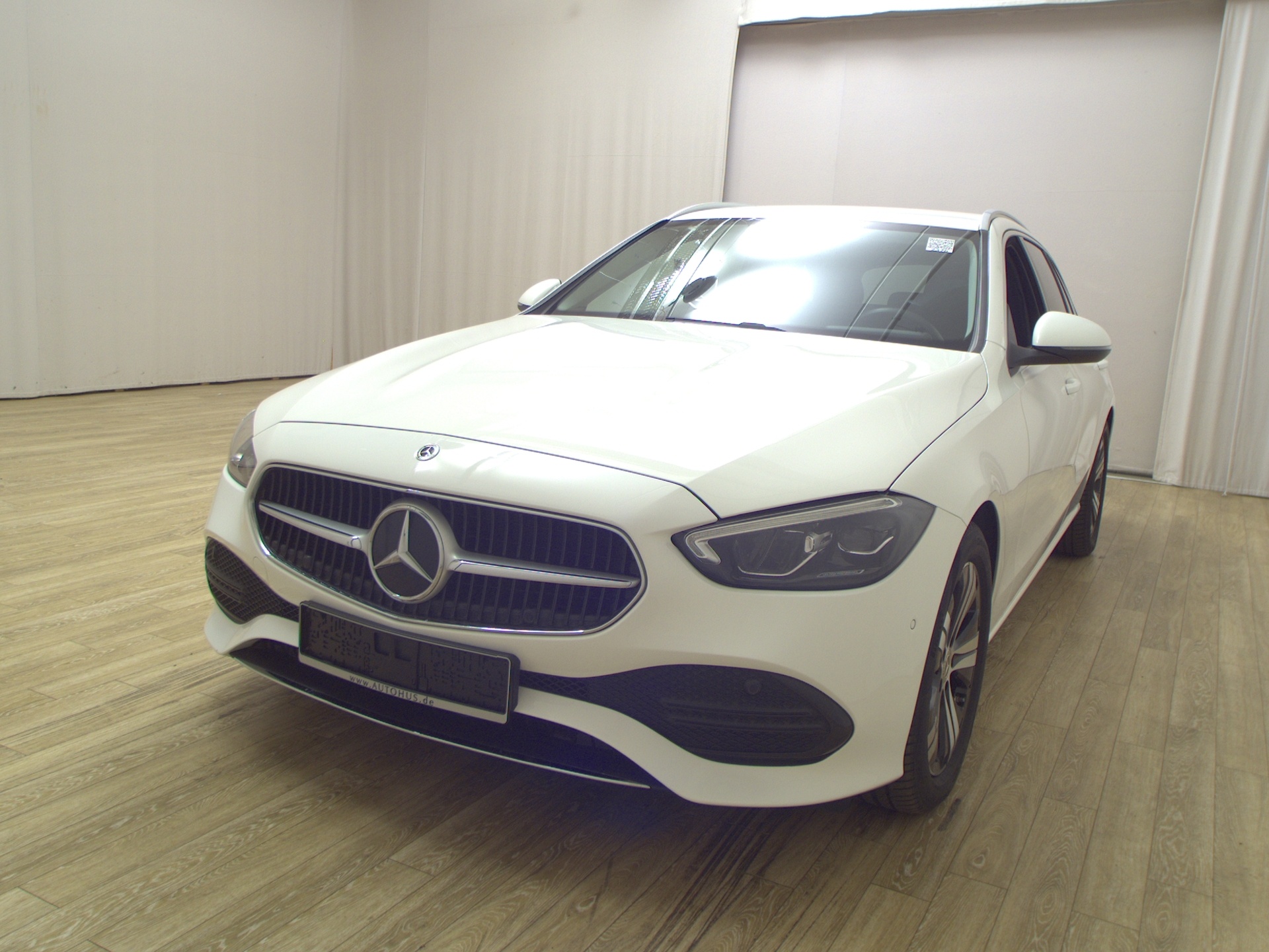 Mercedes-Benz C 220 T d Avantgarde NAVI LED SHZ AHK 2