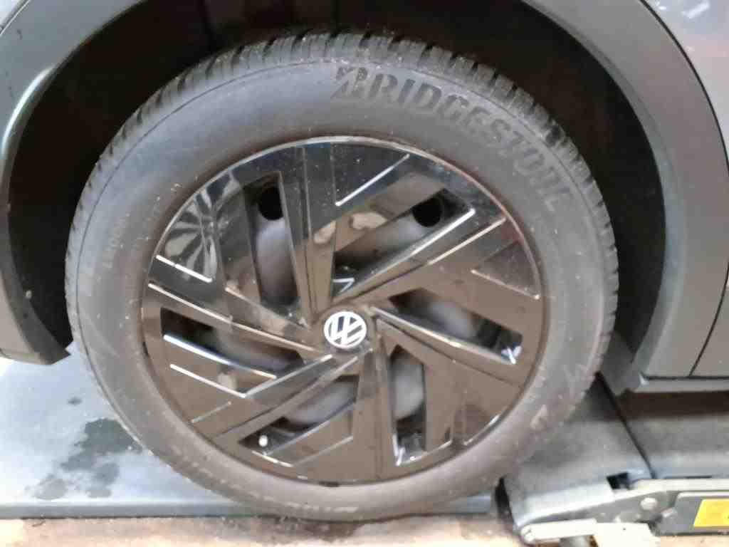 Volkswagen ID.4 NAVI KLIMAAUT LED SHZ PDC 12