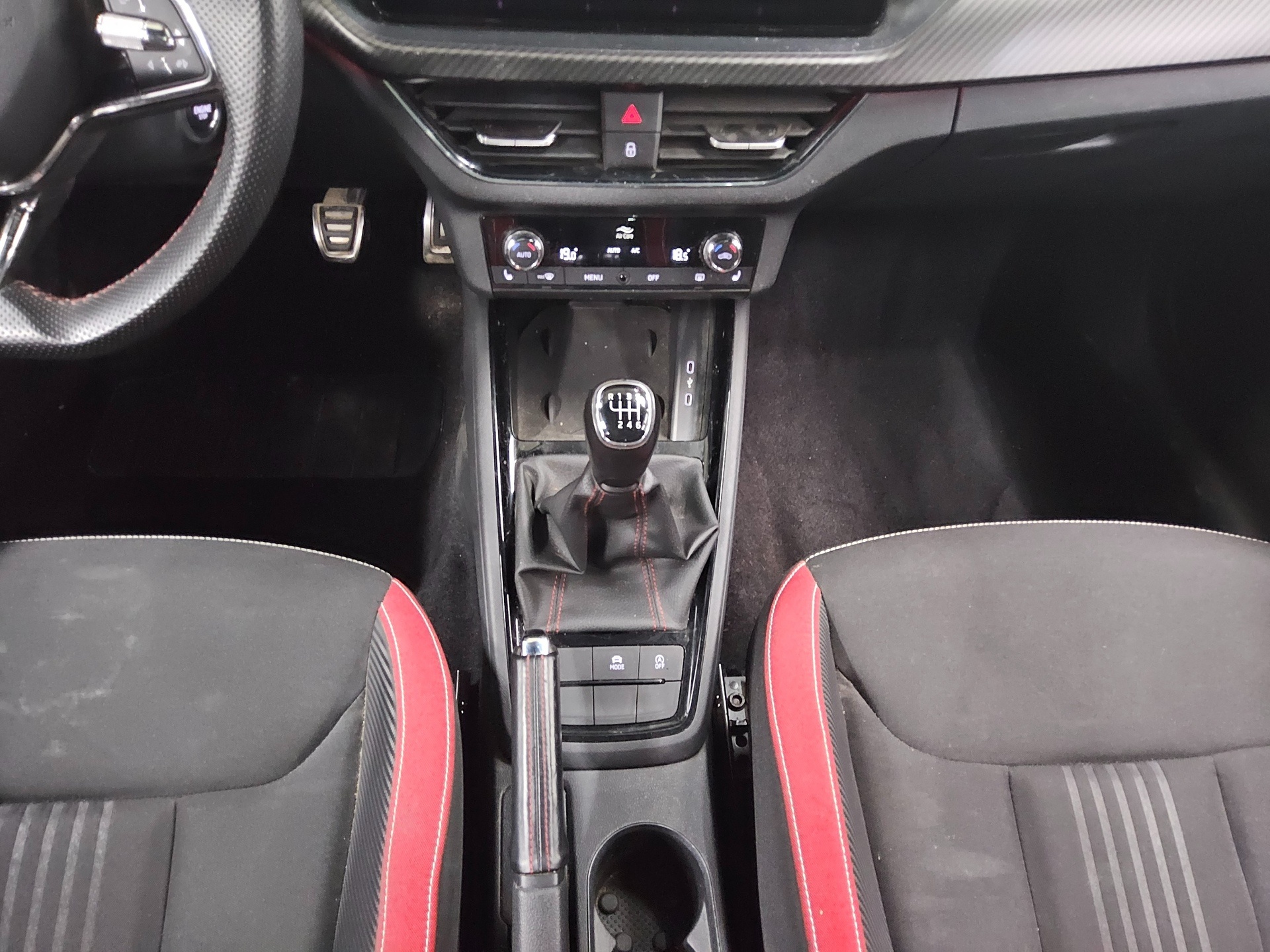 Skoda Kamiq 1.5 TSI Monte Carlo LED vc Shz Pano AHK 6