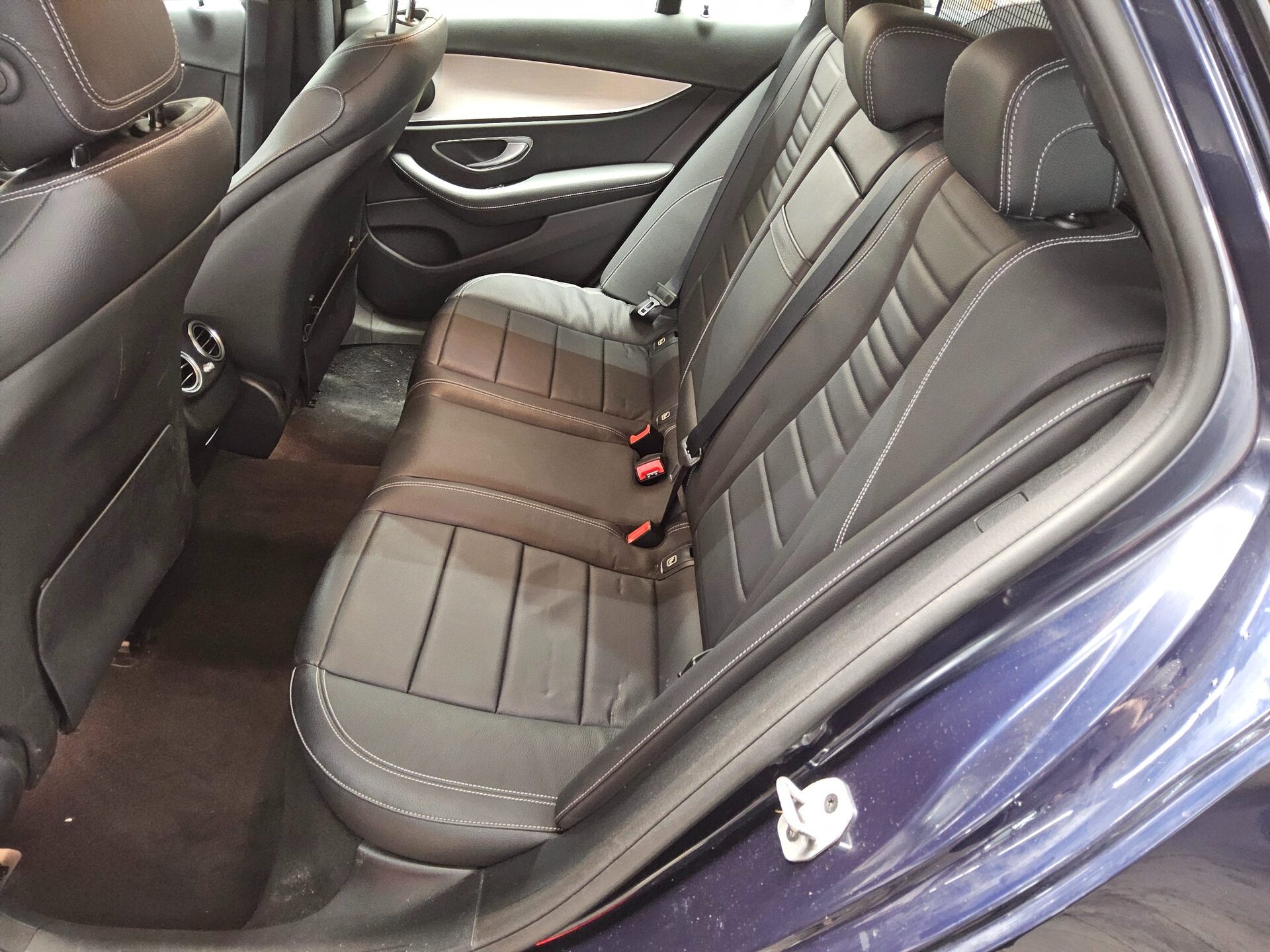 Mercedes-Benz E 220 T d 4M Avantgarde Leder Navi Widescr. RFK 13