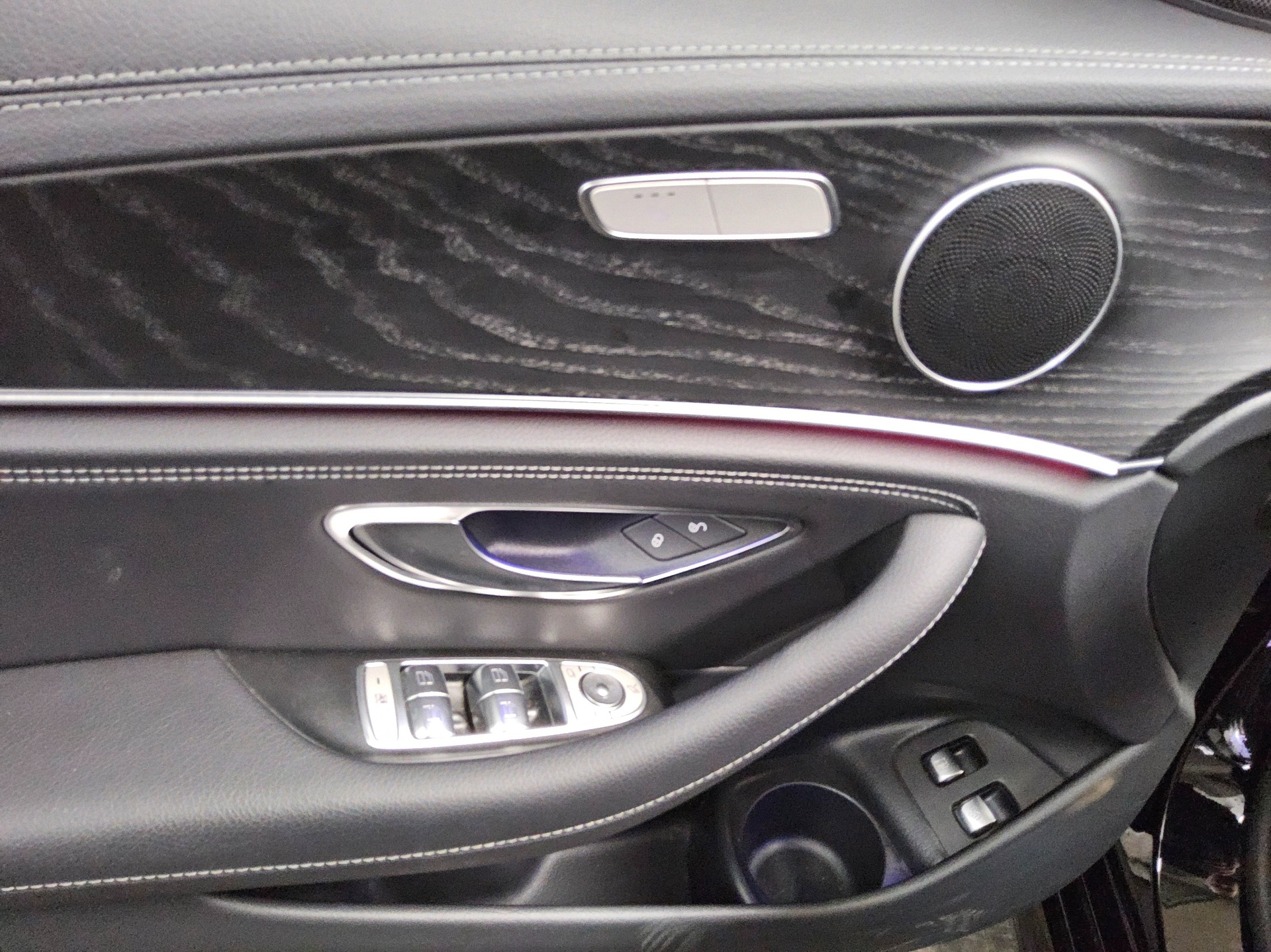 Mercedes-Benz E 300 T e AMG-Line Navi LED AHK RFK Distronic+ 10