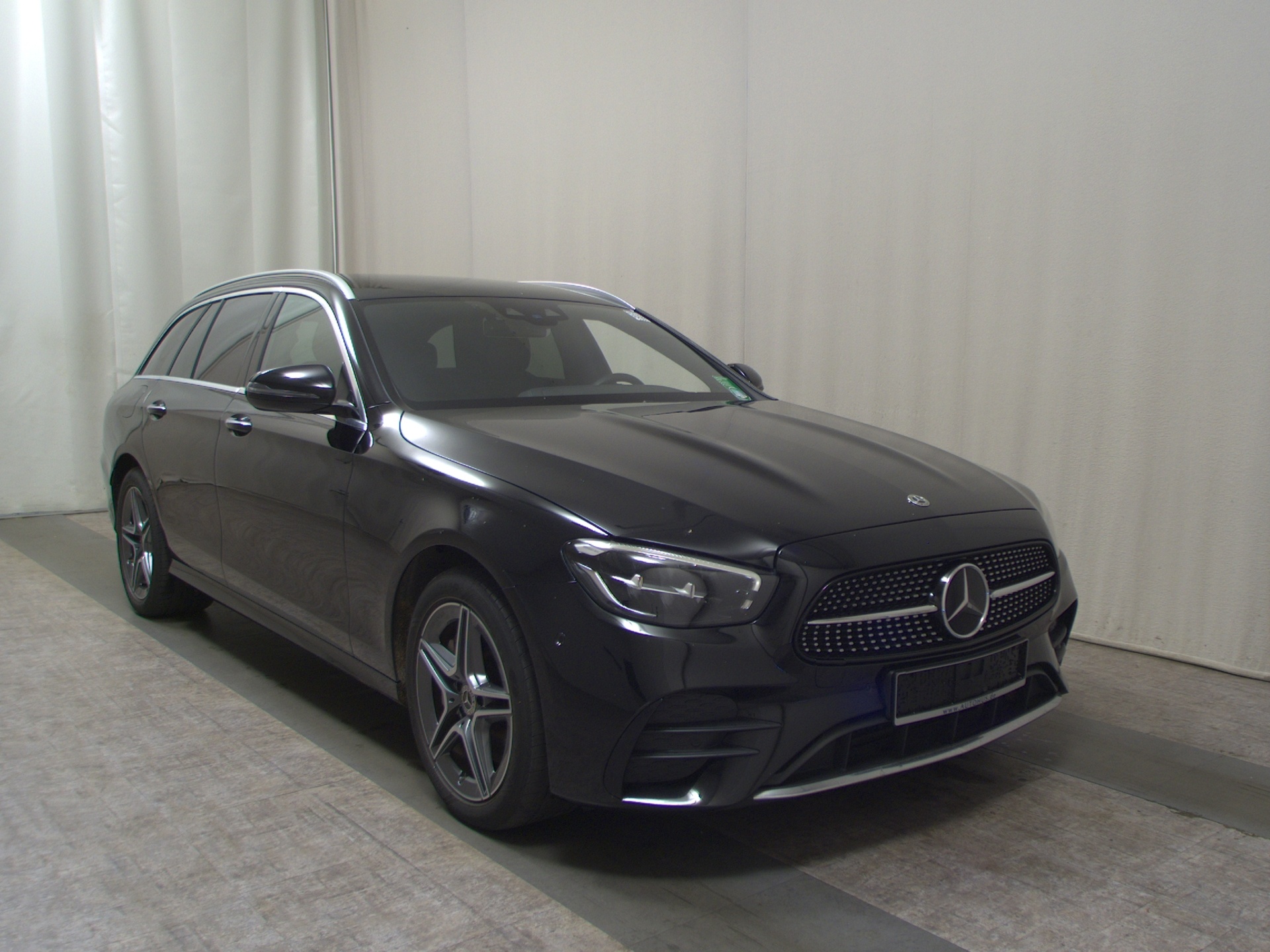 Mercedes-Benz E 300 T e AMG-Line Navi LED AHK RFK Distronic+ 3