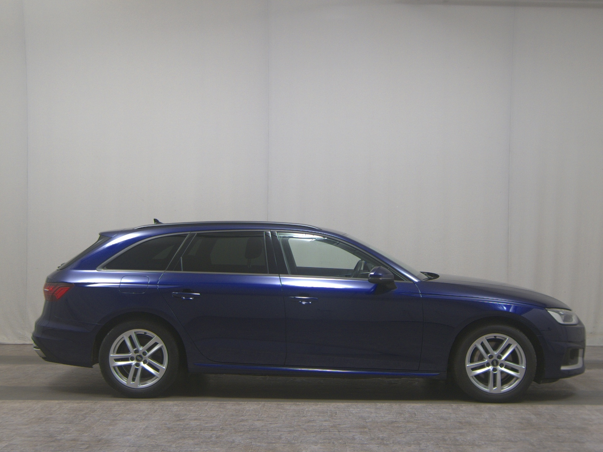 Audi A4 Avant 40 TDI Qu. advanced Navi LED HuD RFK