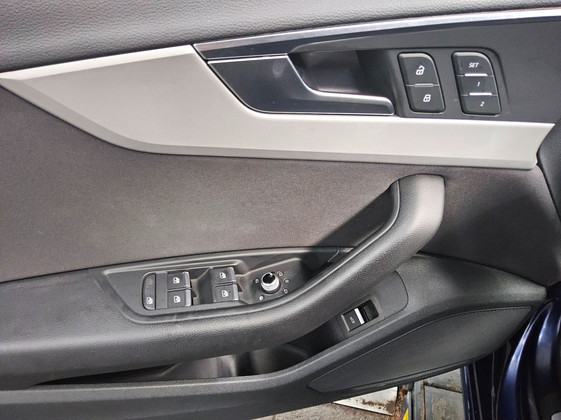 Audi A4 Avant 40 TDI Qu. advanced Navi LED HuD RFK 9