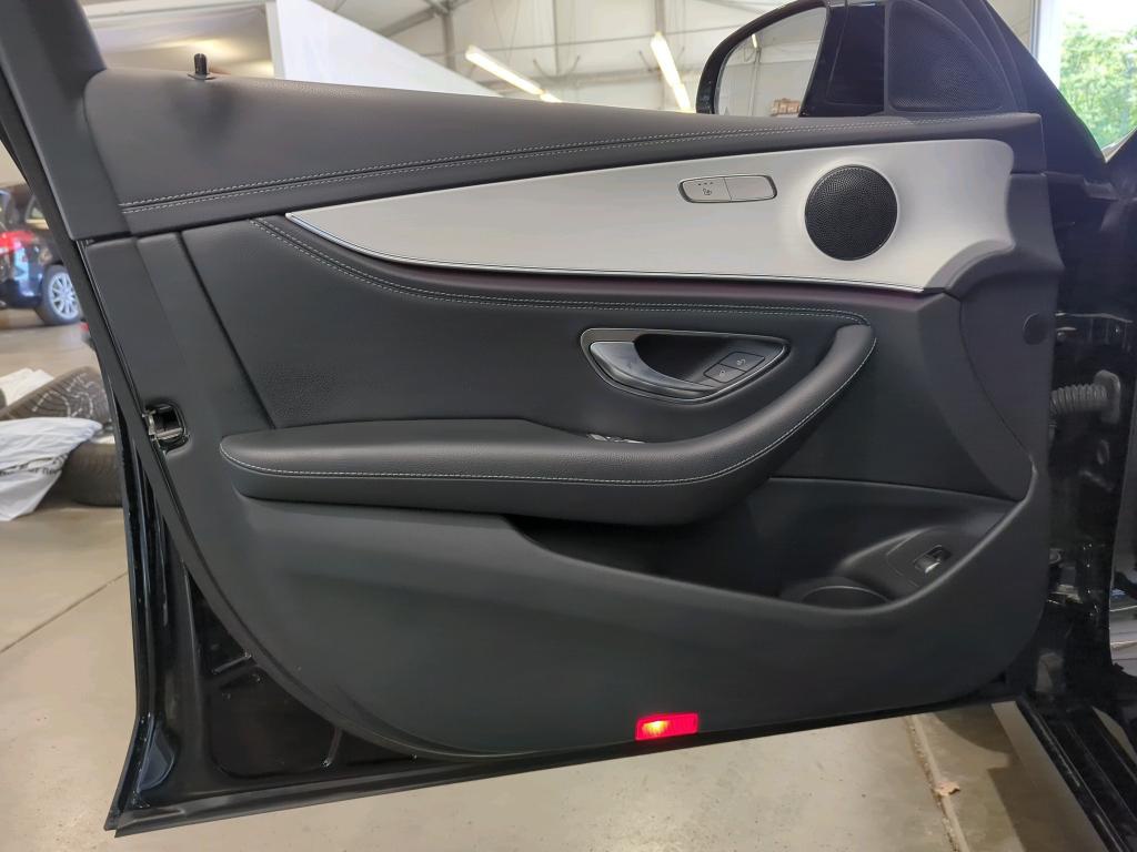 Mercedes-Benz E 300 T de Navi LED Widescrn GSD AHK 10