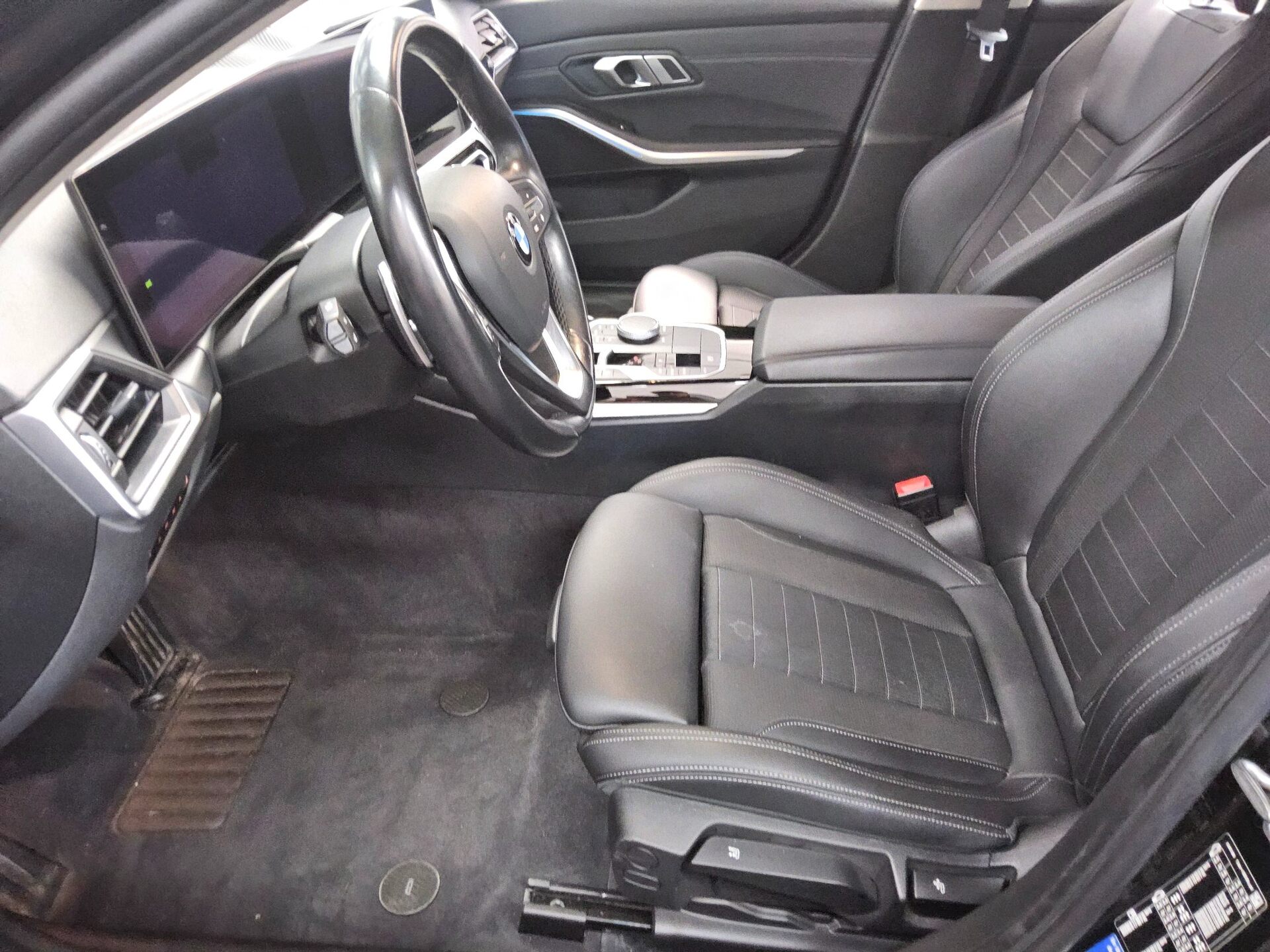 BMW 318dA Touring T-Leder Navi LED ACC 9
