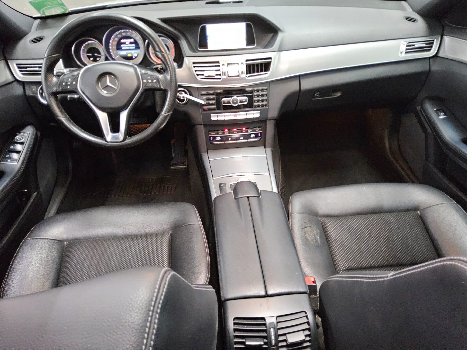 Mercedes-Benz E 220 T BT Avantgarde T-Leder Navi LED GSD AHK 5