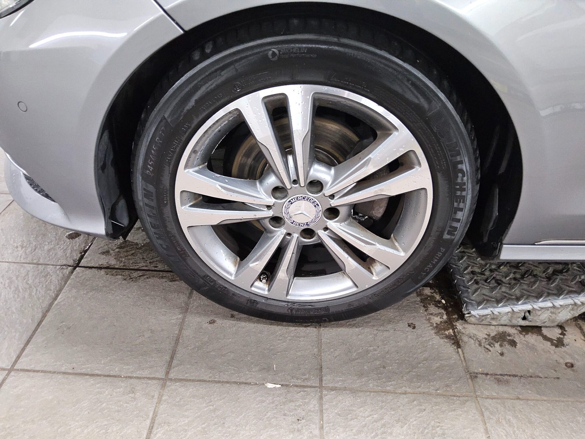 Mercedes-Benz E 220 T BT Avantgarde T-Leder Navi LED GSD AHK 10