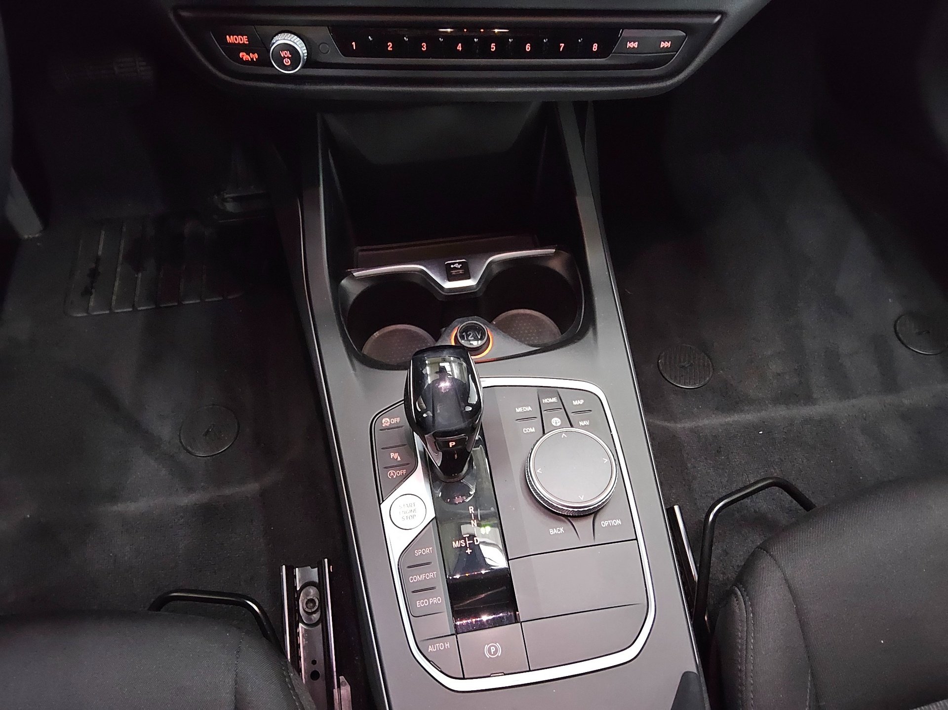 BMW 116dA Navi LED LC-Pro PDC SHZ 6