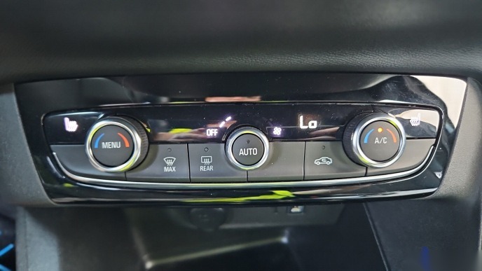 Opel Corsa-e Ultimate T-LEDER NAVI LED SHZ PDC 11