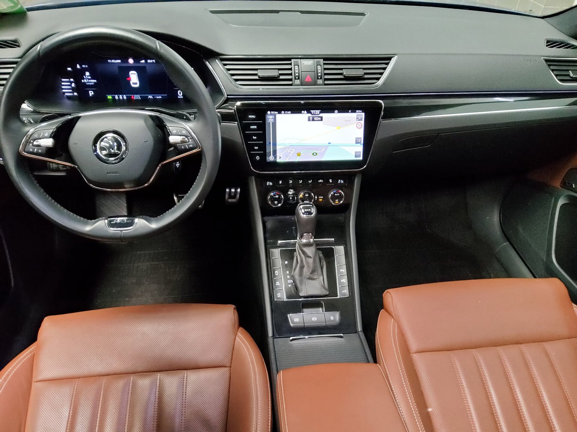 Skoda Superb Kombi 2.0 TSI L&K Navi Matrix-LED vc Pano Leder 5