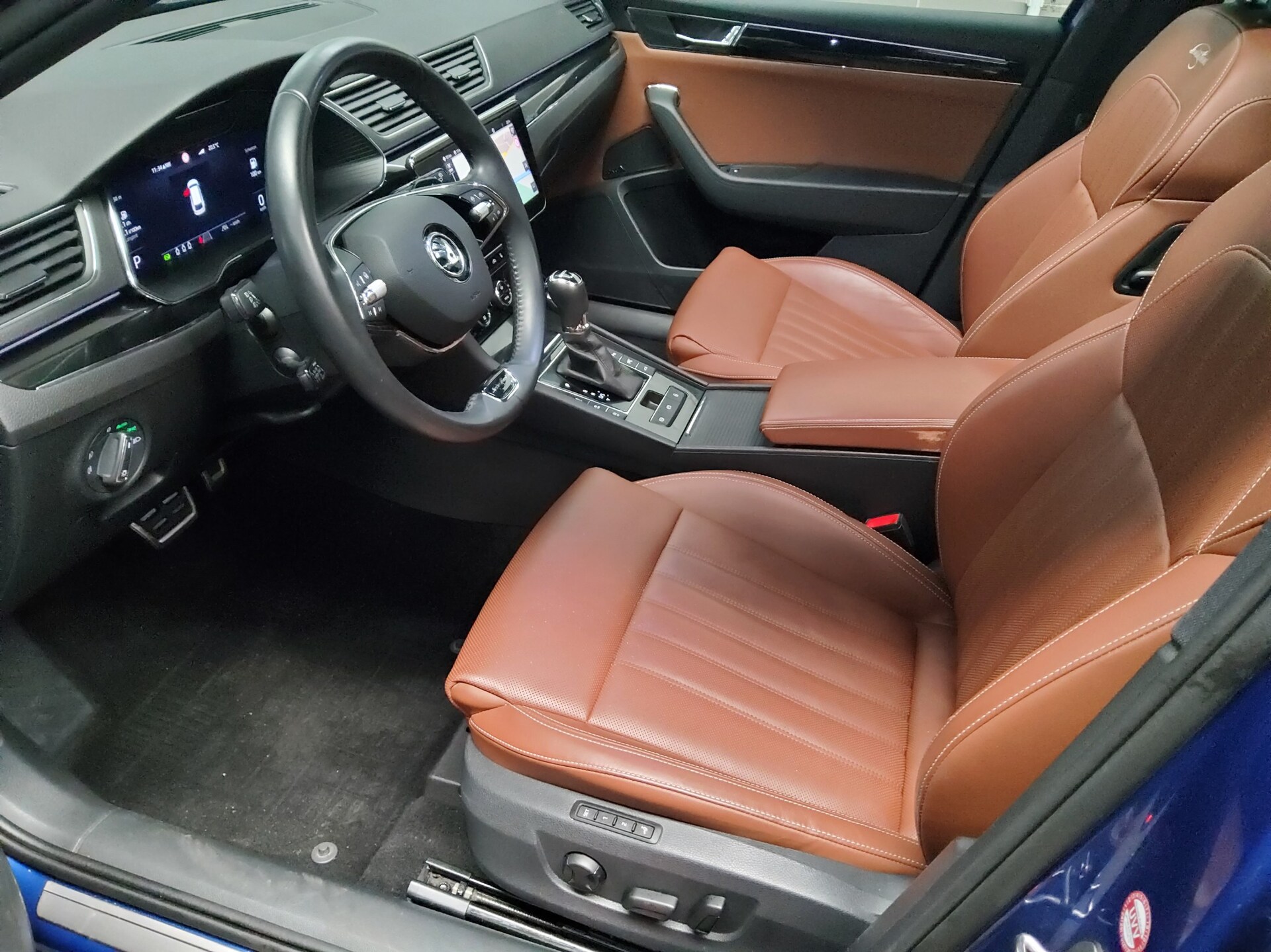 Skoda Superb Kombi 2.0 TSI L&K Navi Matrix-LED vc Pano Leder 9