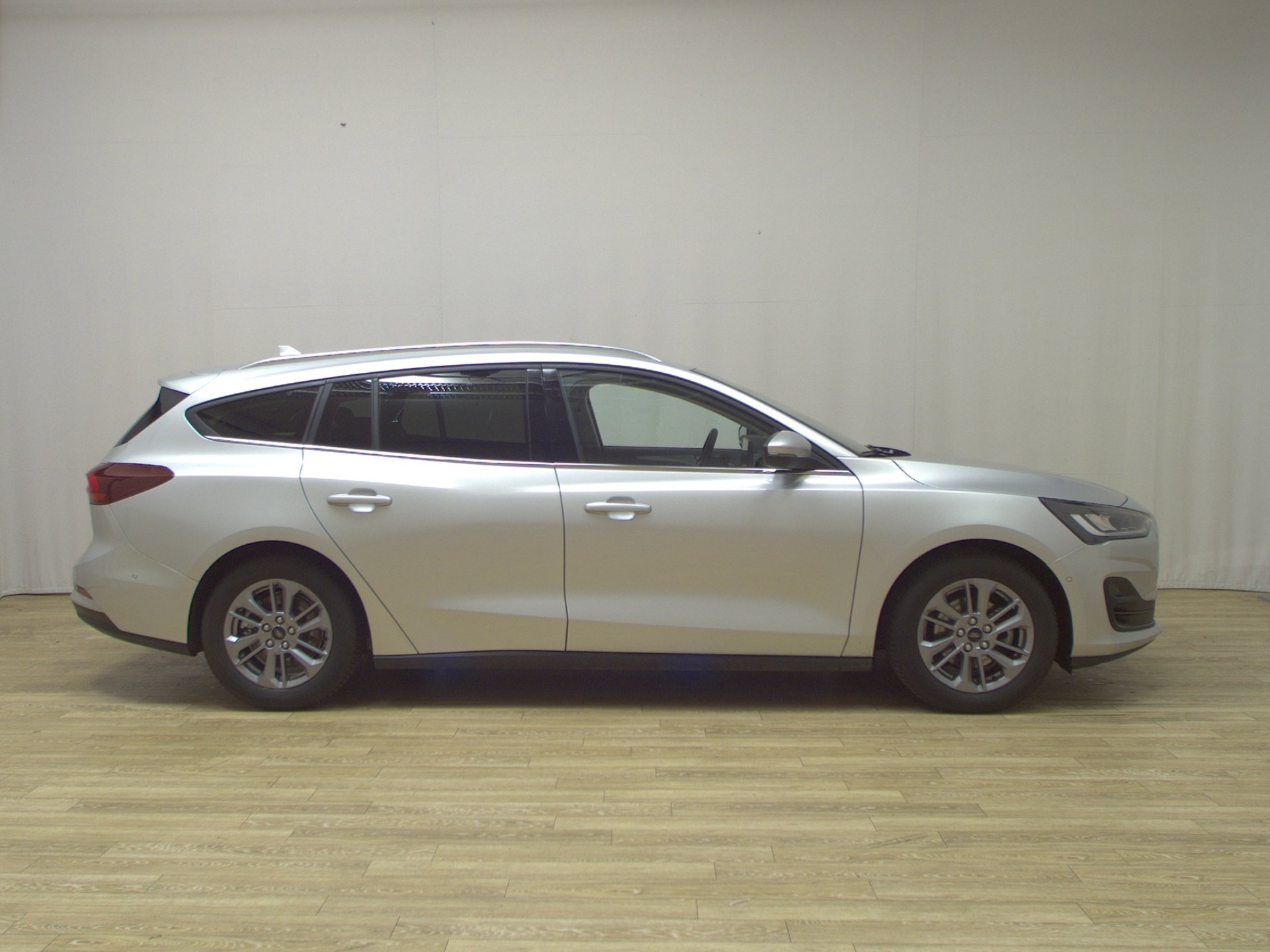 Ford Focus Turnier 1.5 EB Titanium X Navi DC LED RFK
