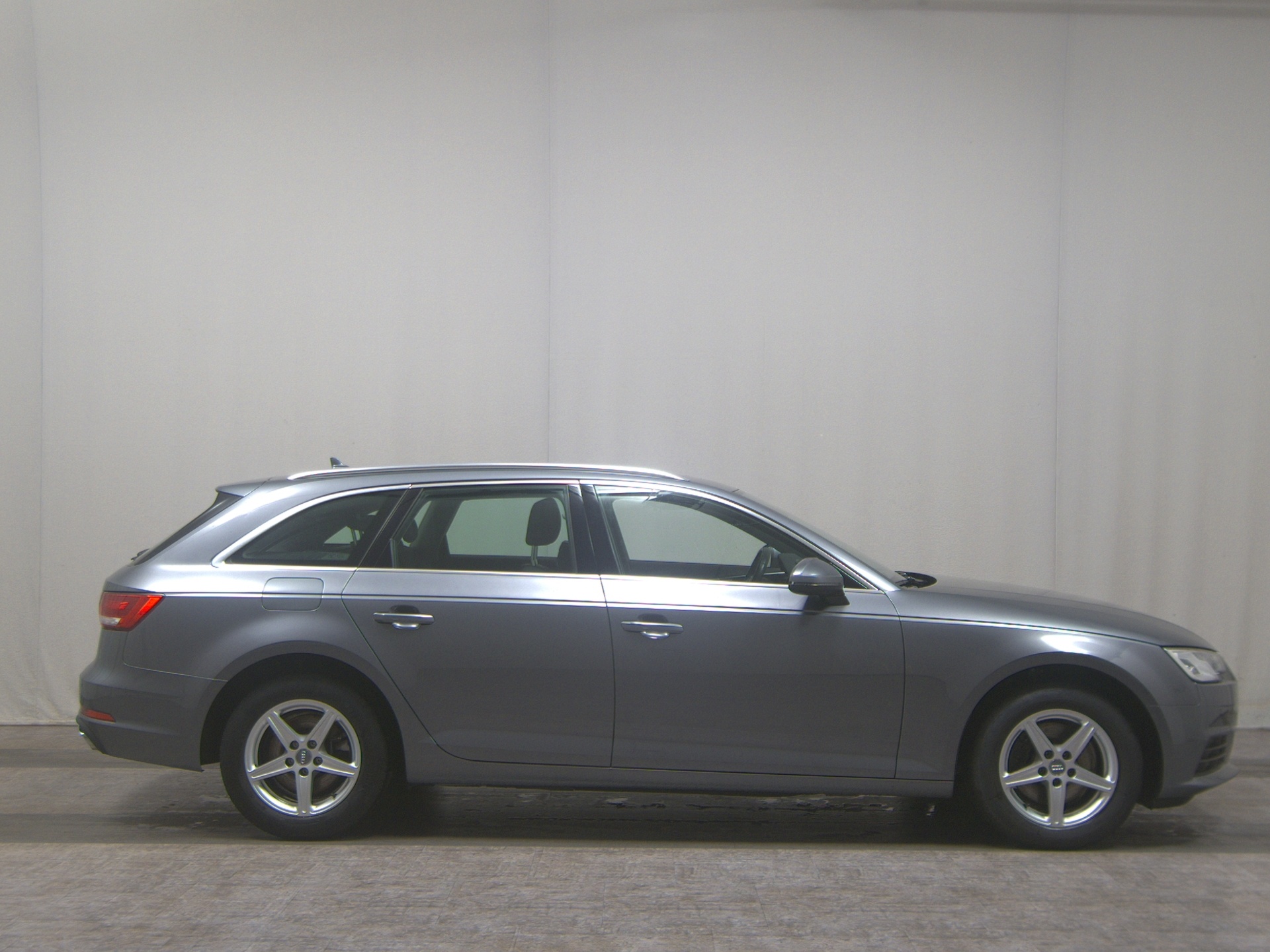Audi A4 Avant 35 TDI Navi LED PDC Shz Tempomat