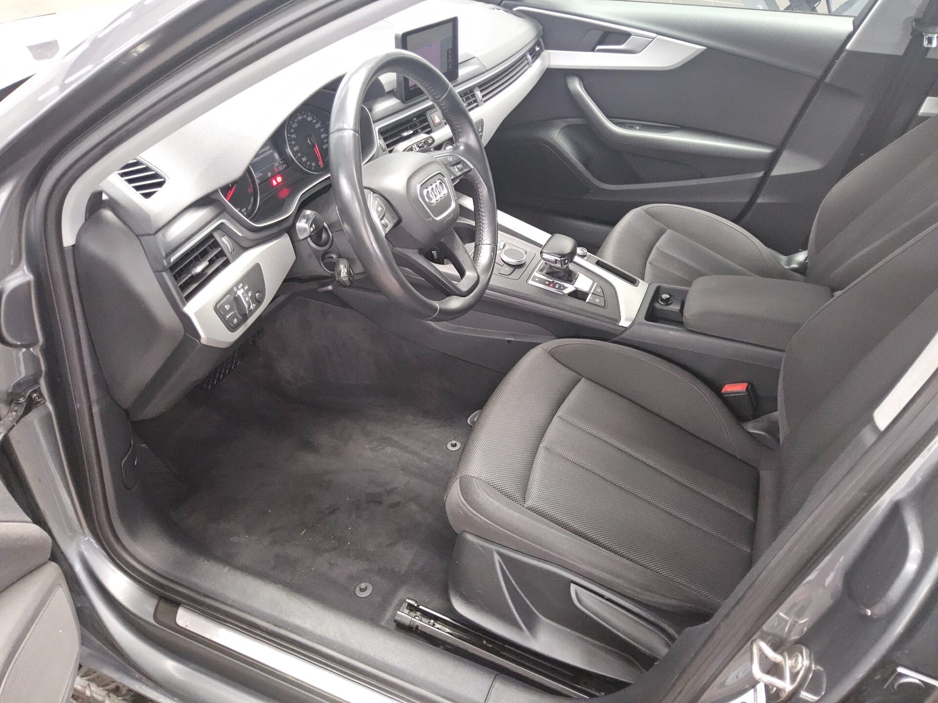 Audi A4 Avant 35 TDI Navi LED PDC Shz Tempomat 8