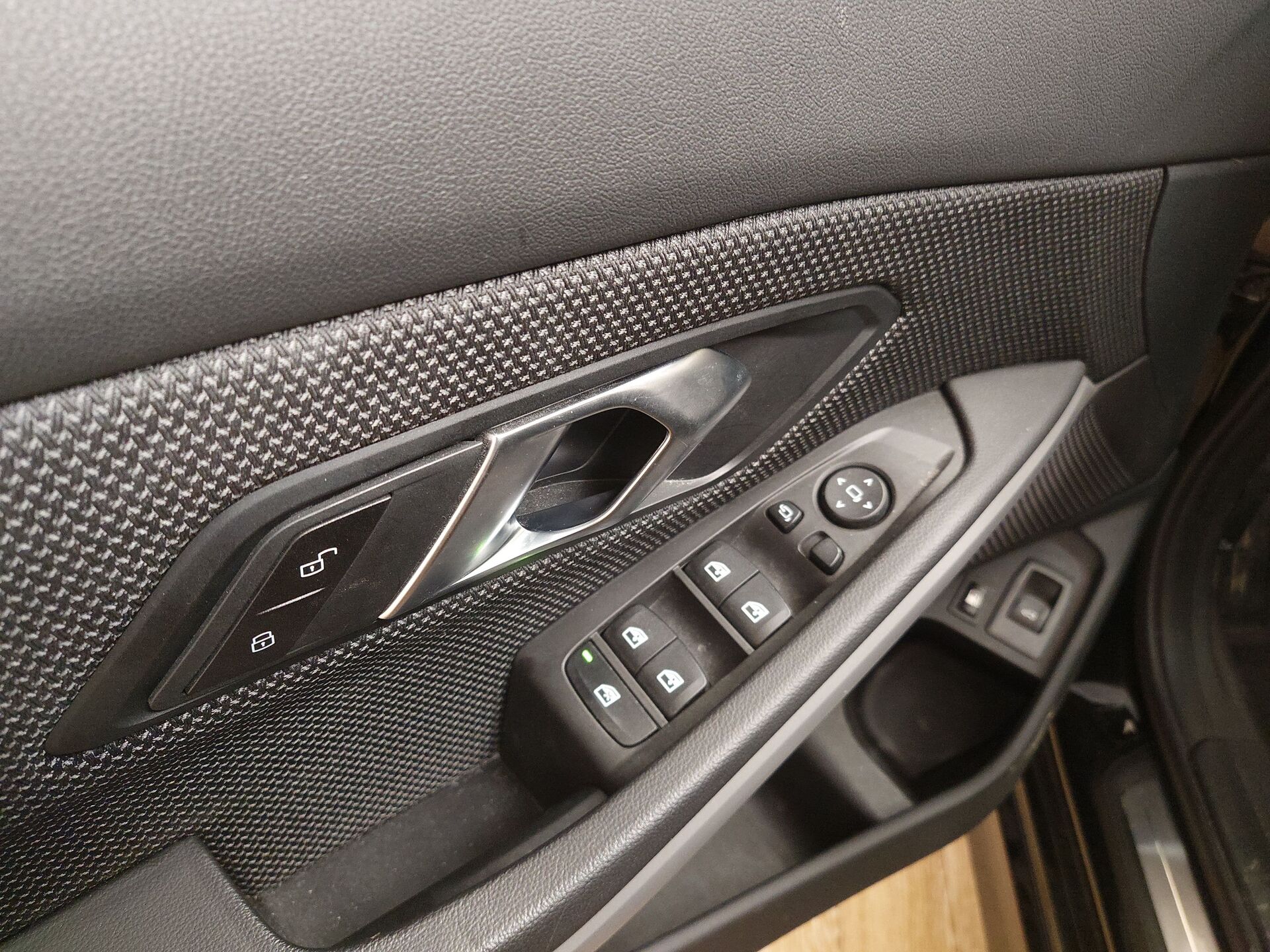 BMW 320 Touring PANO CURVED KAMERA 10