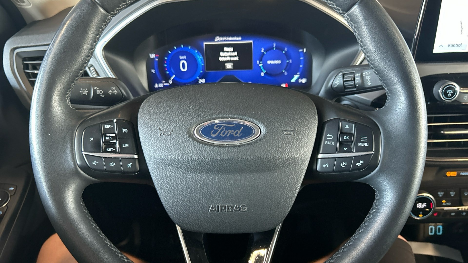 Ford Kuga 1.5 EB Titanium Navi LED DigiTacho AHK 9